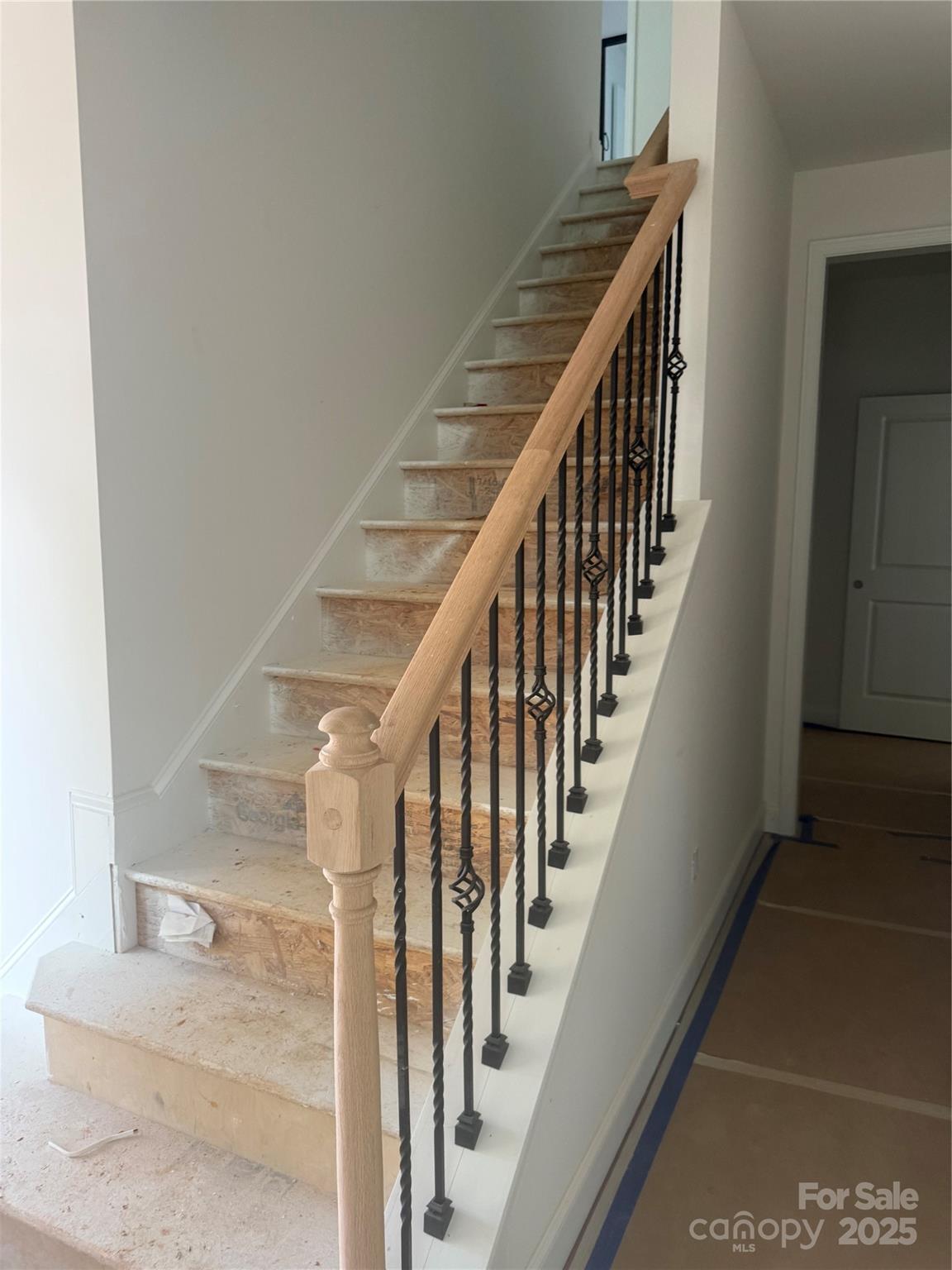 3953 Port Richmond Avenue 16 Property Photo 4