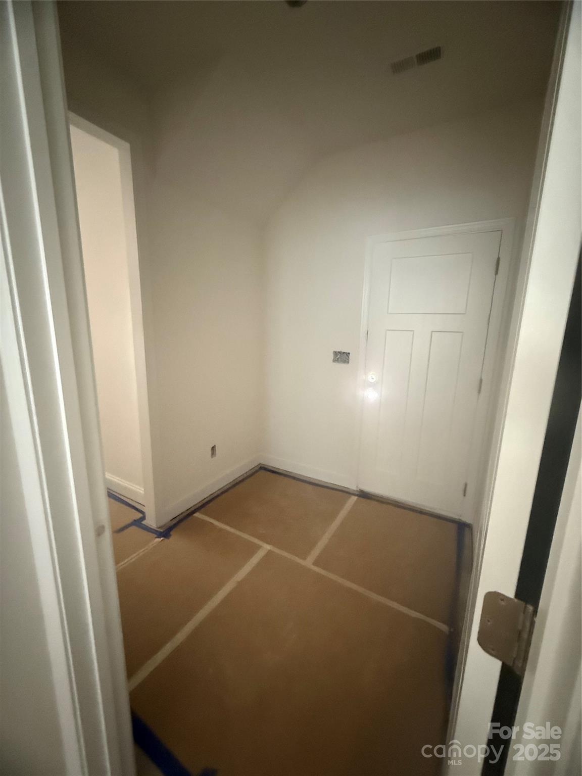 3953 Port Richmond Avenue 16 Property Photo 9