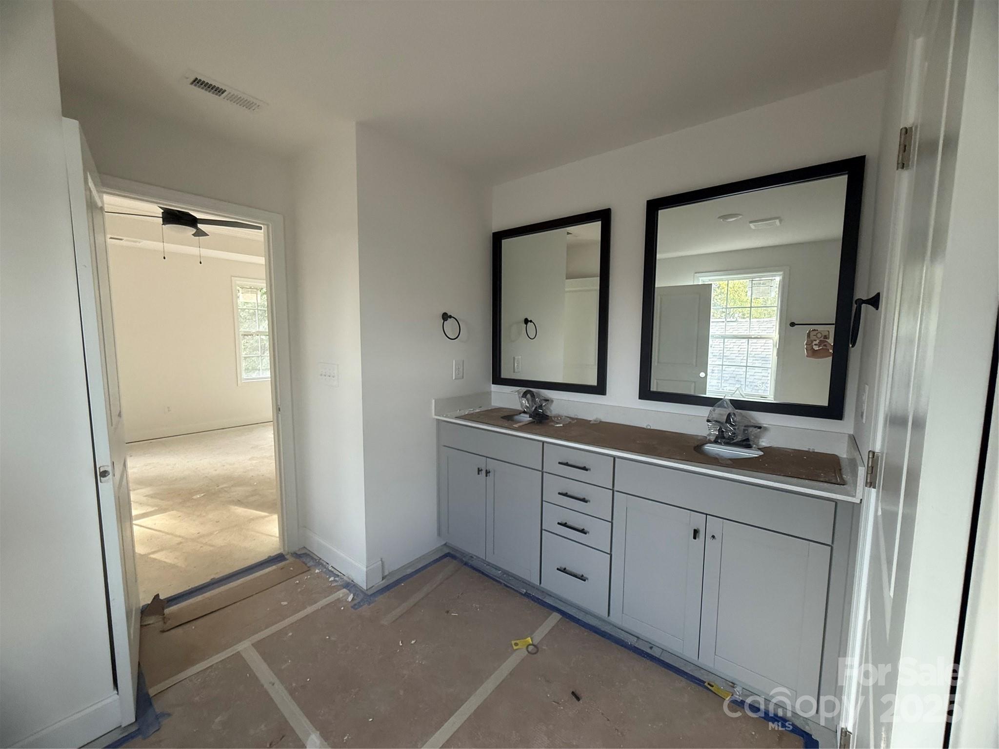 3953 Port Richmond Avenue 16 Property Photo 25