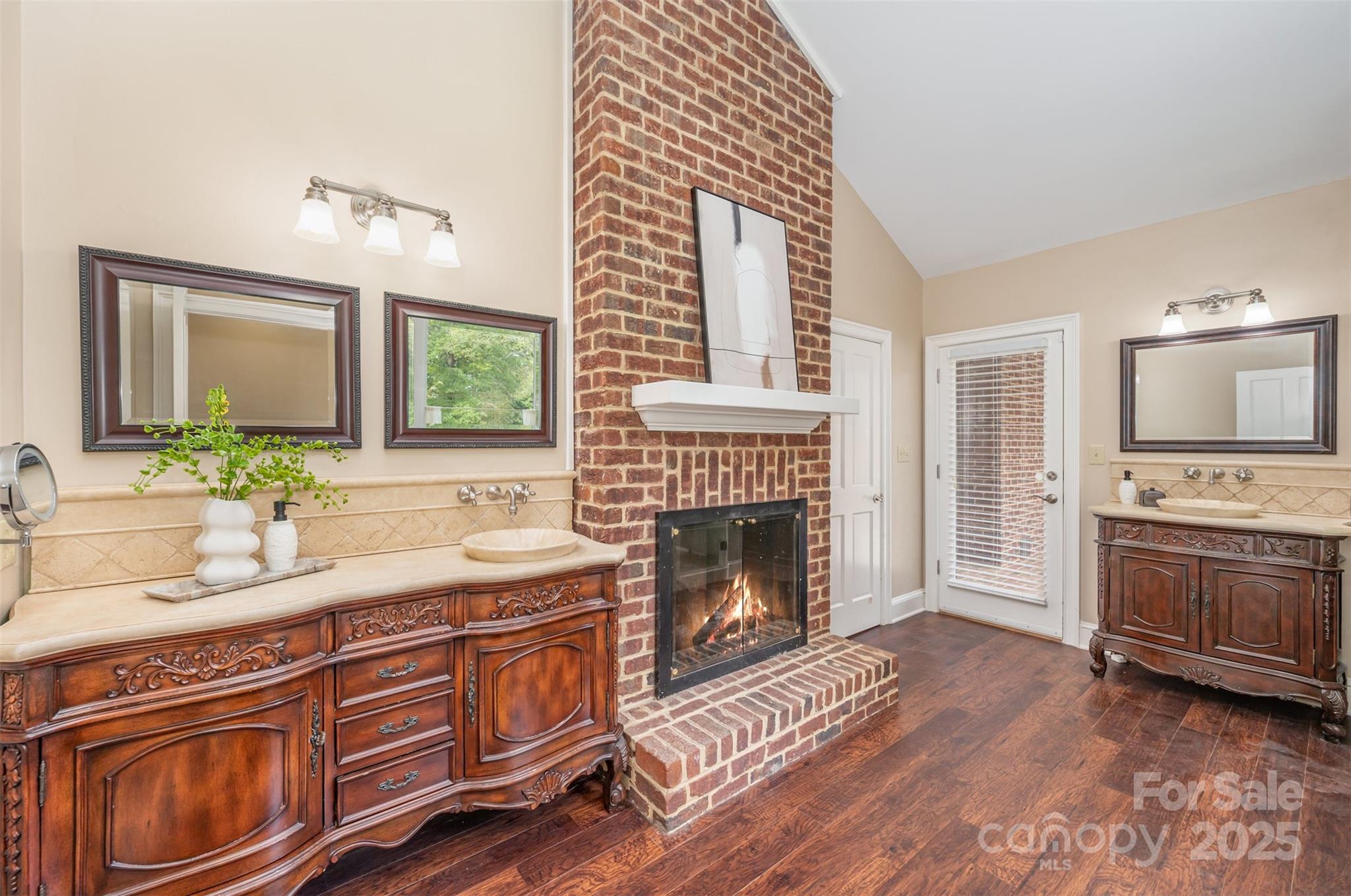 406 Duck Creek Lane Property Photo 20