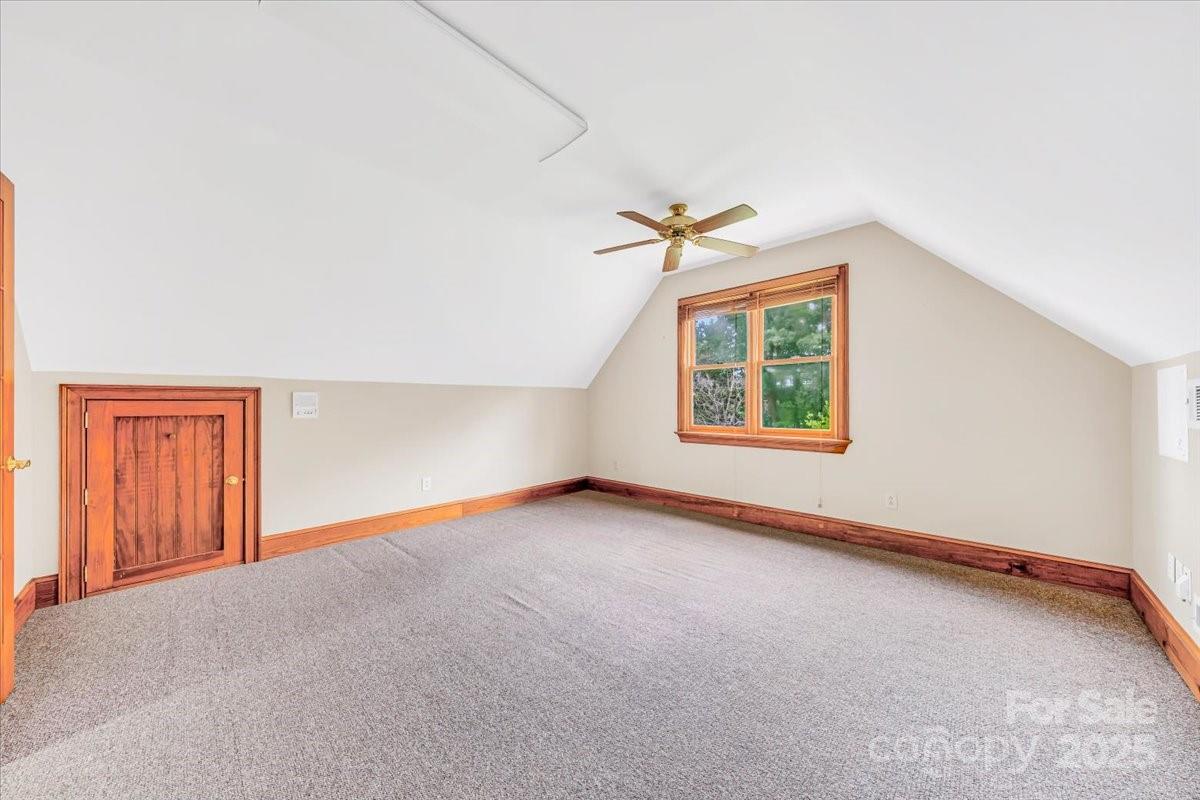 406 Duck Creek Lane Property Photo 28