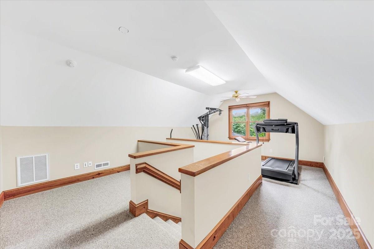 406 Duck Creek Lane Property Photo 29