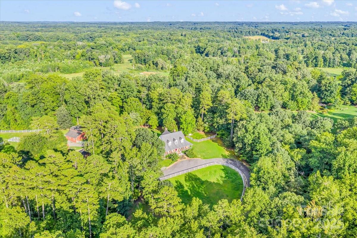 406 Duck Creek Lane Property Photo 39