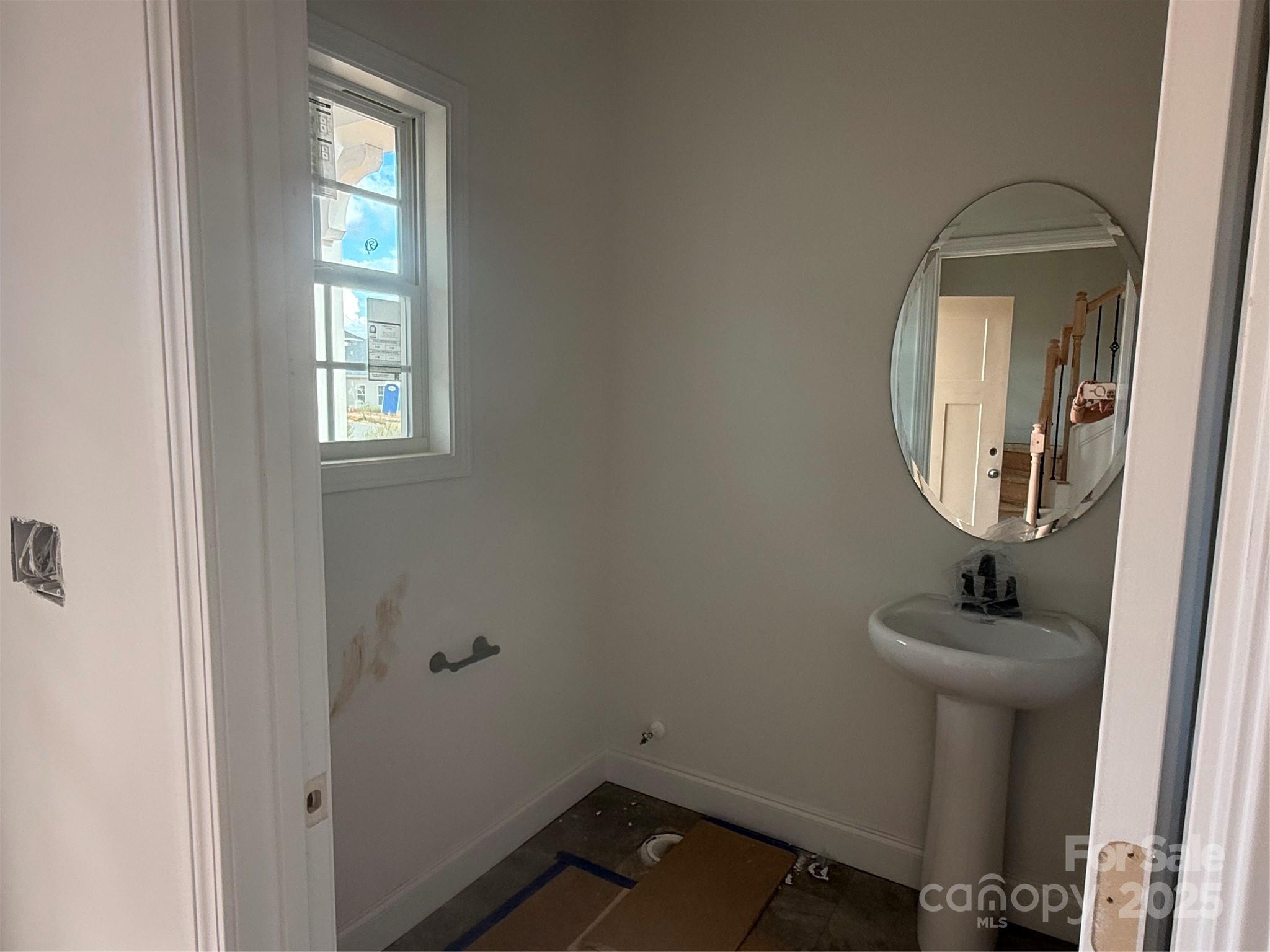 3945 Port Richmond Avenue 18 Property Photo 4