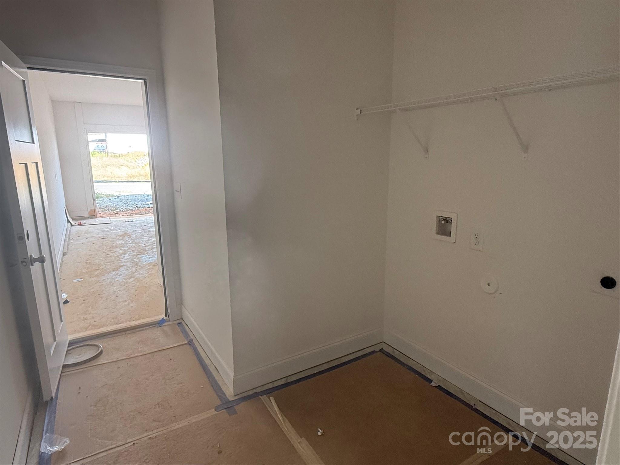 3945 Port Richmond Avenue 18 Property Photo 13