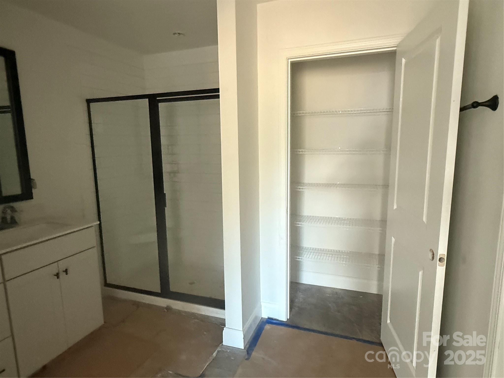 3945 Port Richmond Avenue 18 Property Photo 18