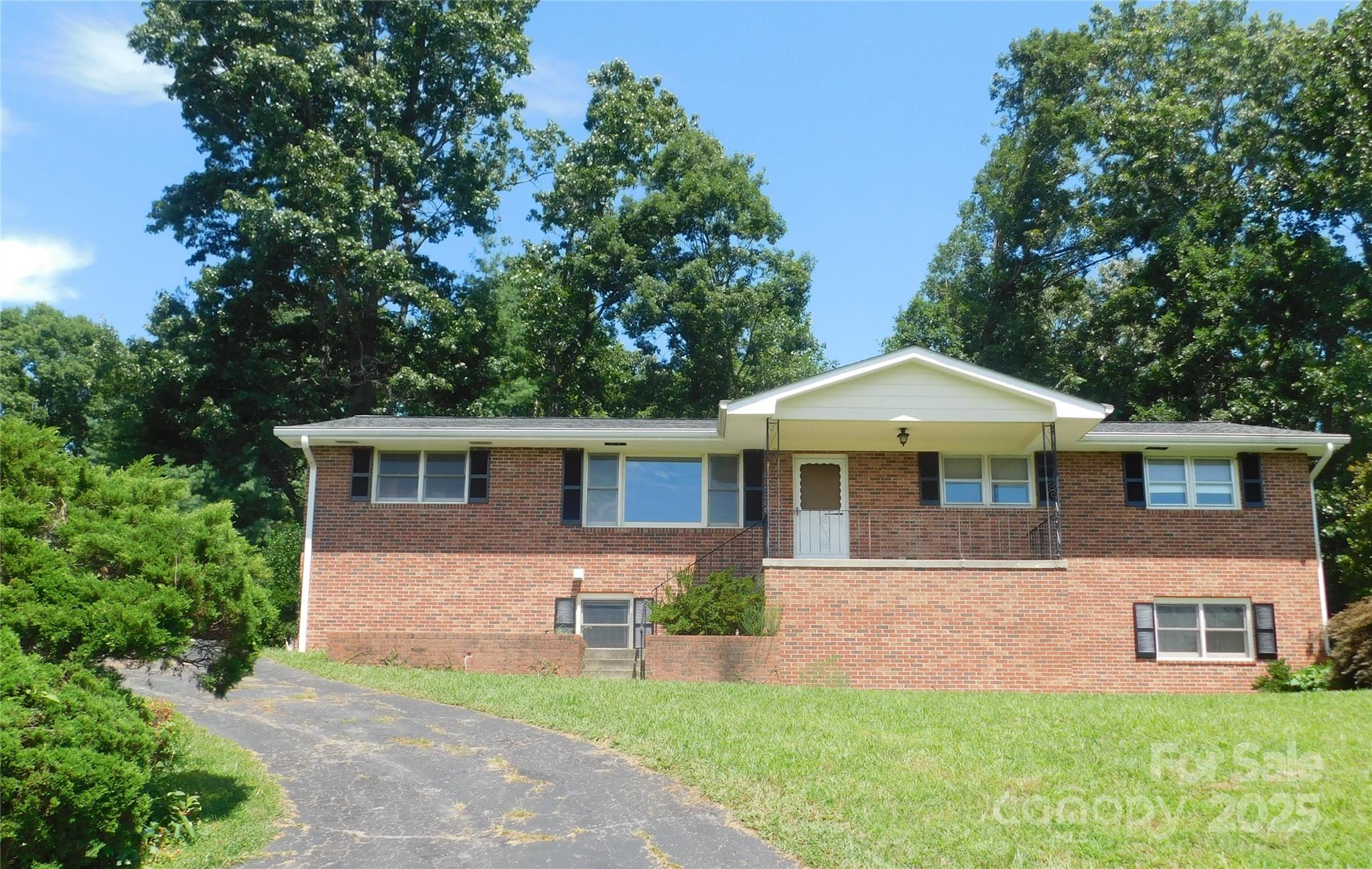 125 Fulton Drive Property Photo 1