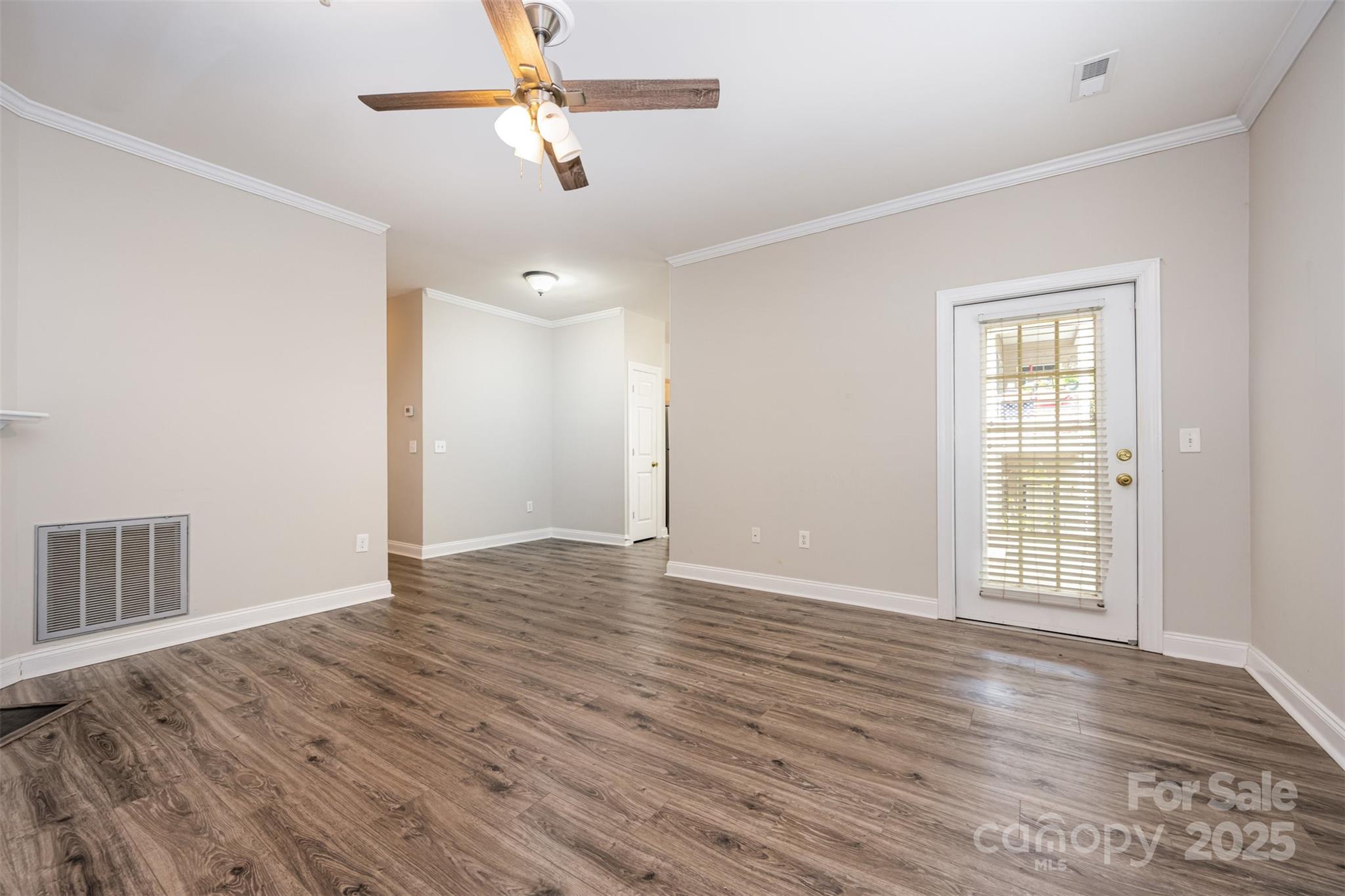 21252 Hickory Street Property Photo 4