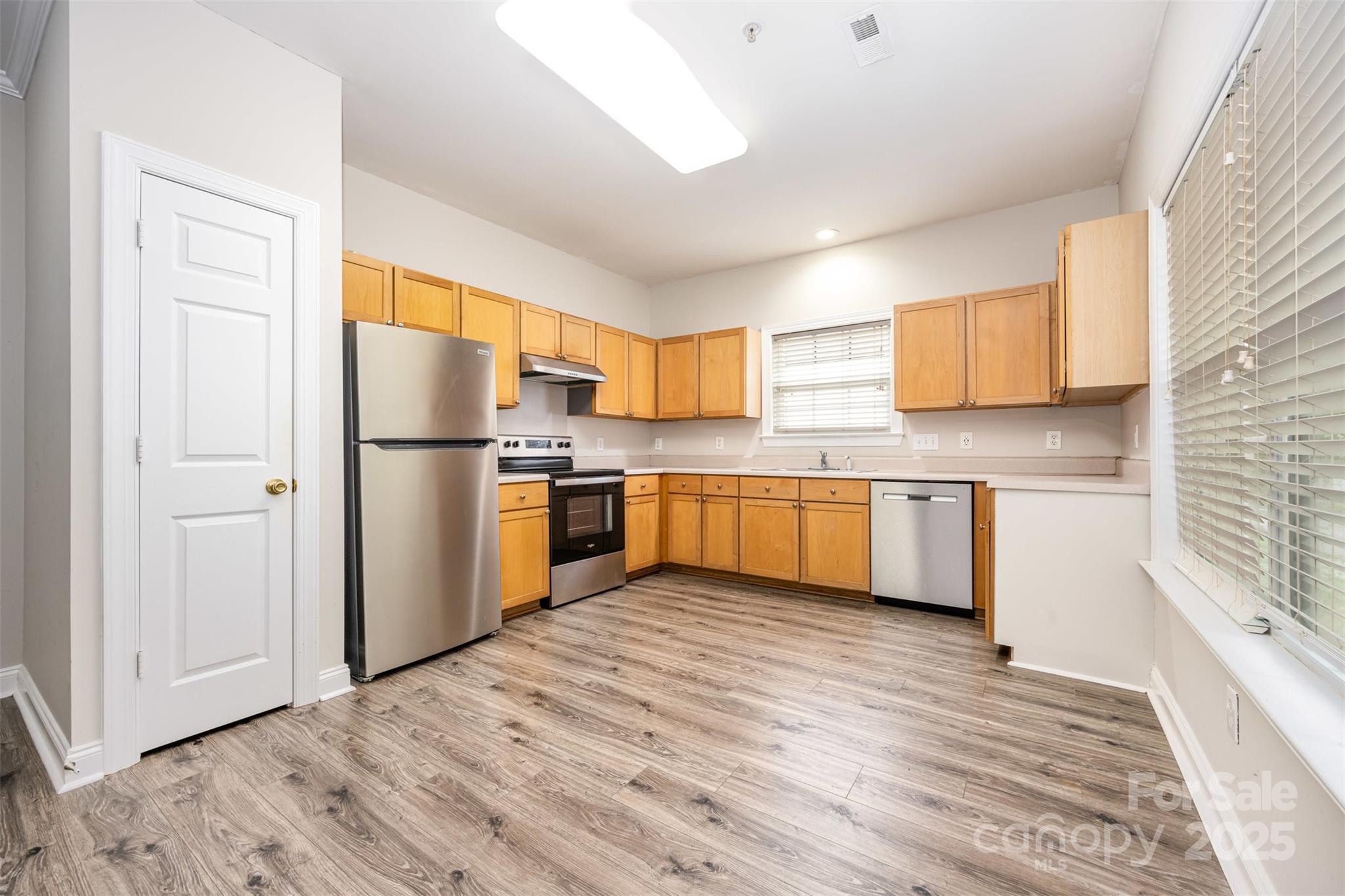 21252 Hickory Street Property Photo 6