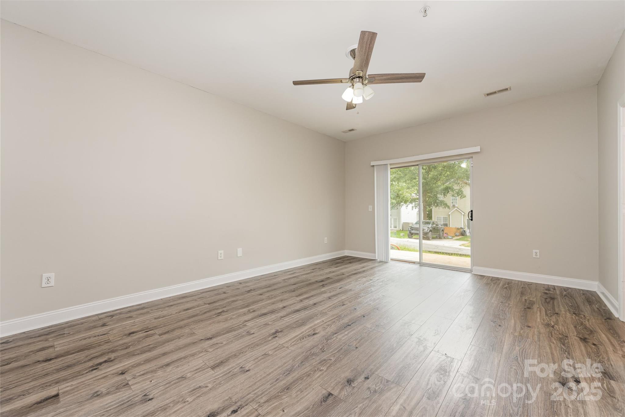 21252 Hickory Street Property Photo 9