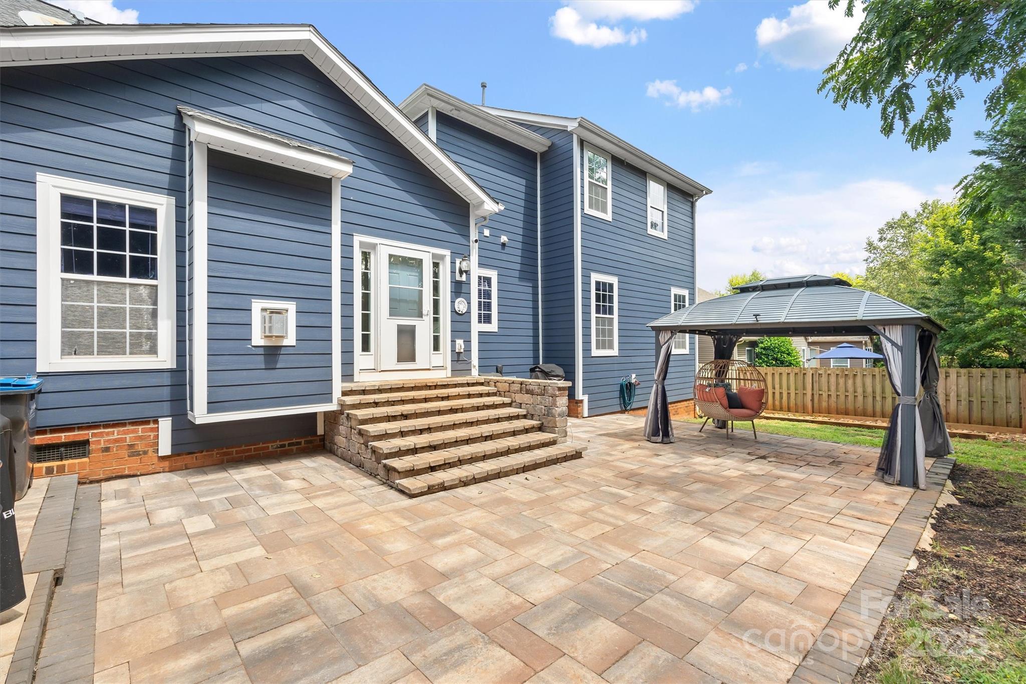 4011 W Sandy Trail Property Photo 2