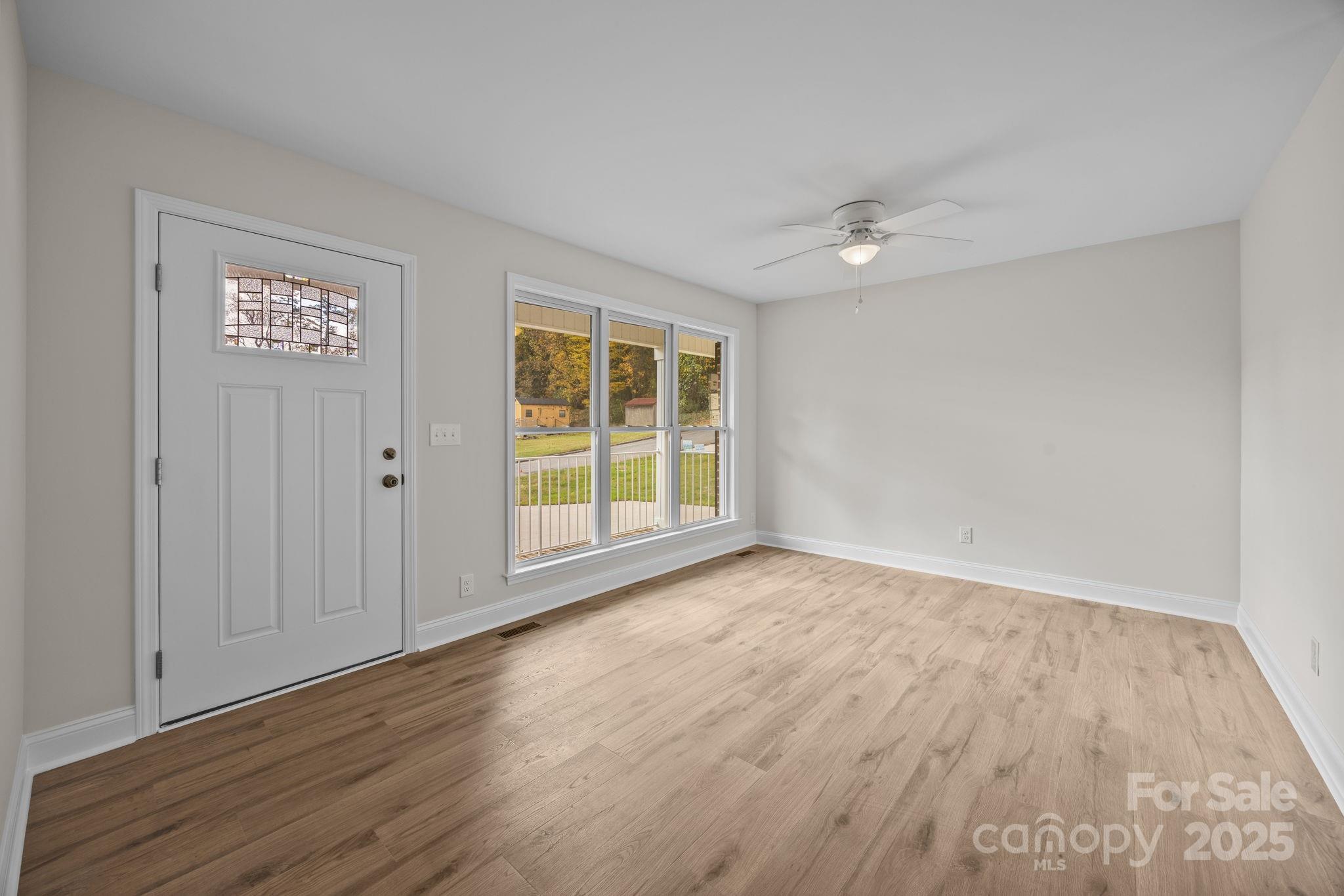 1280 N Shaver Street Property Photo 3