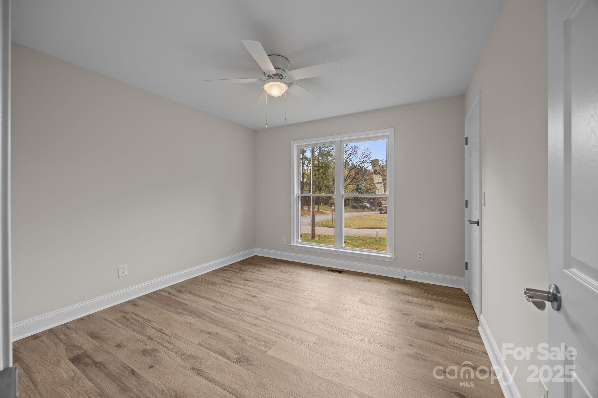 1280 N Shaver Street Property Photo 17