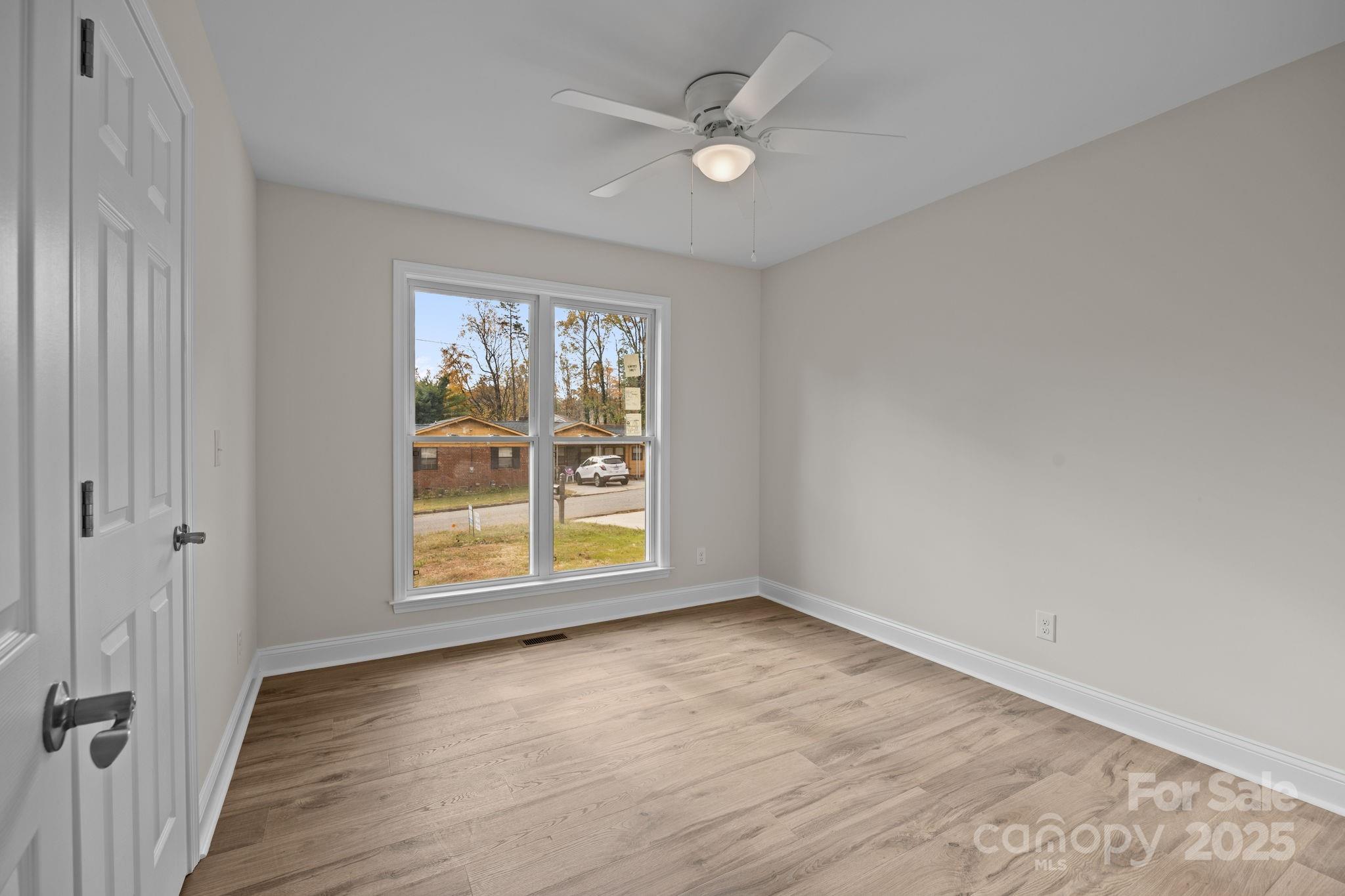 1280 N Shaver Street Property Photo 19