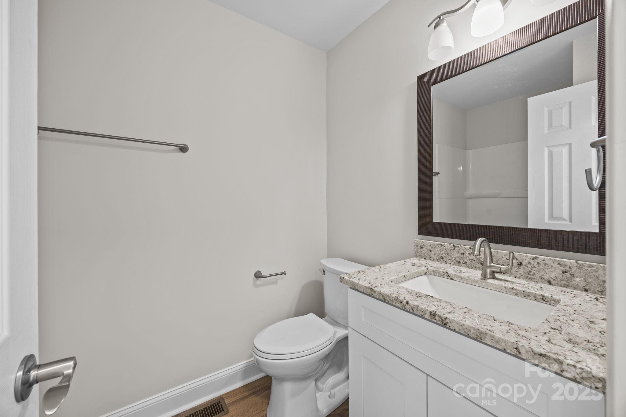 1280 N Shaver Street Property Photo 23