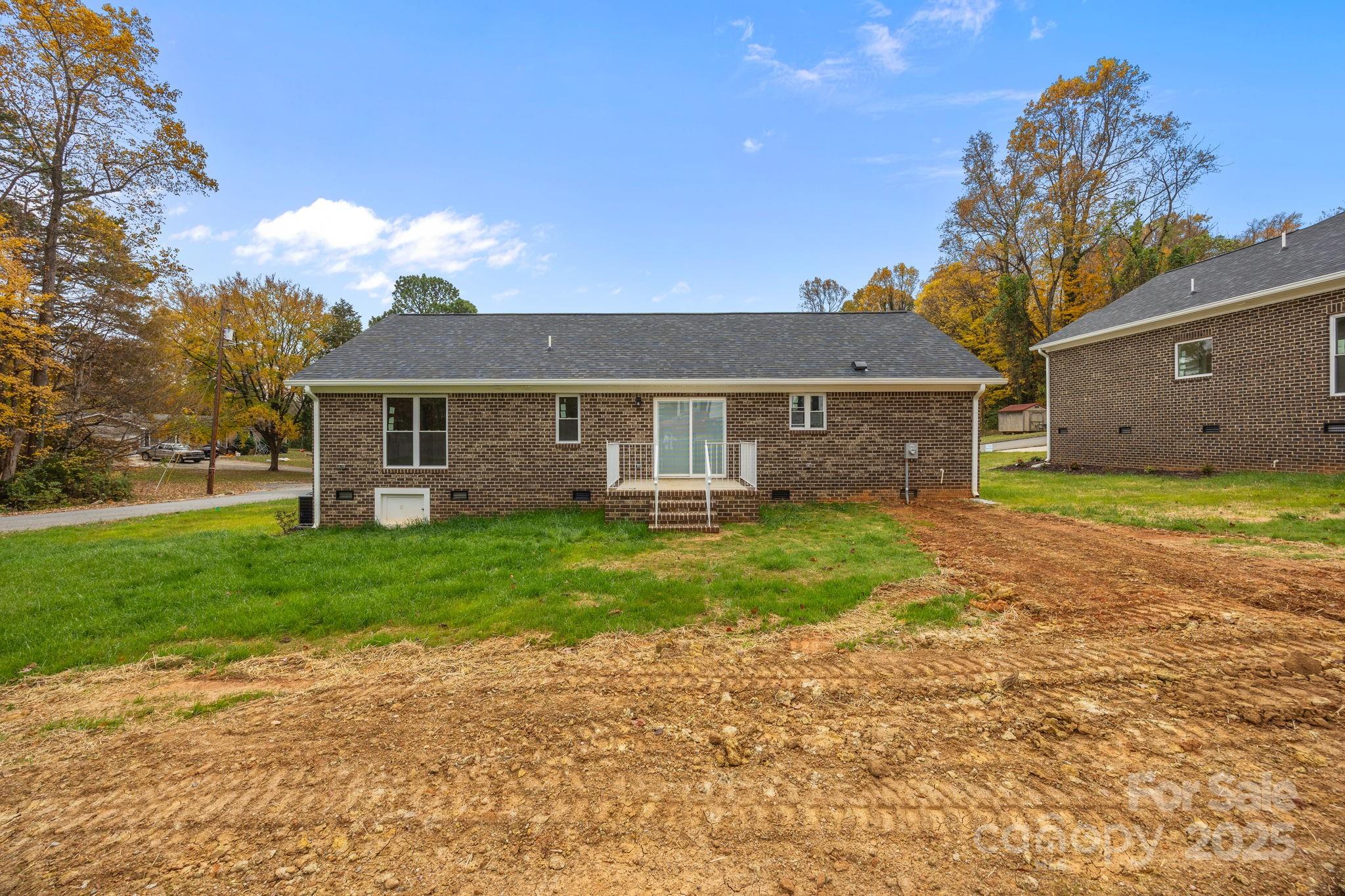1280 N Shaver Street Property Photo 24