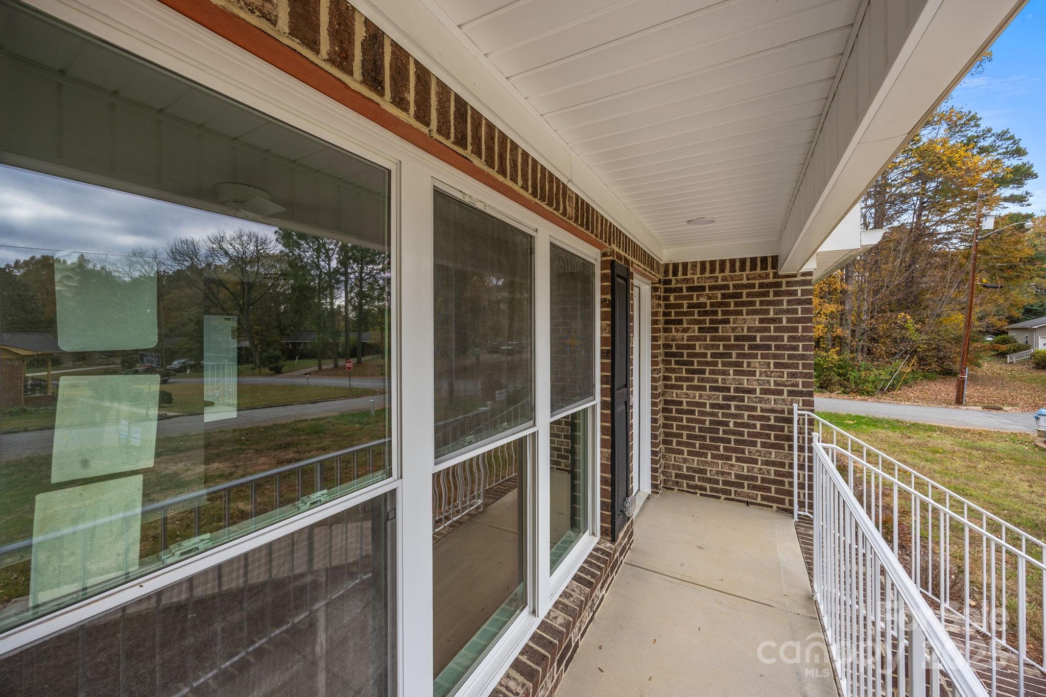 1280 N Shaver Street Property Photo 26