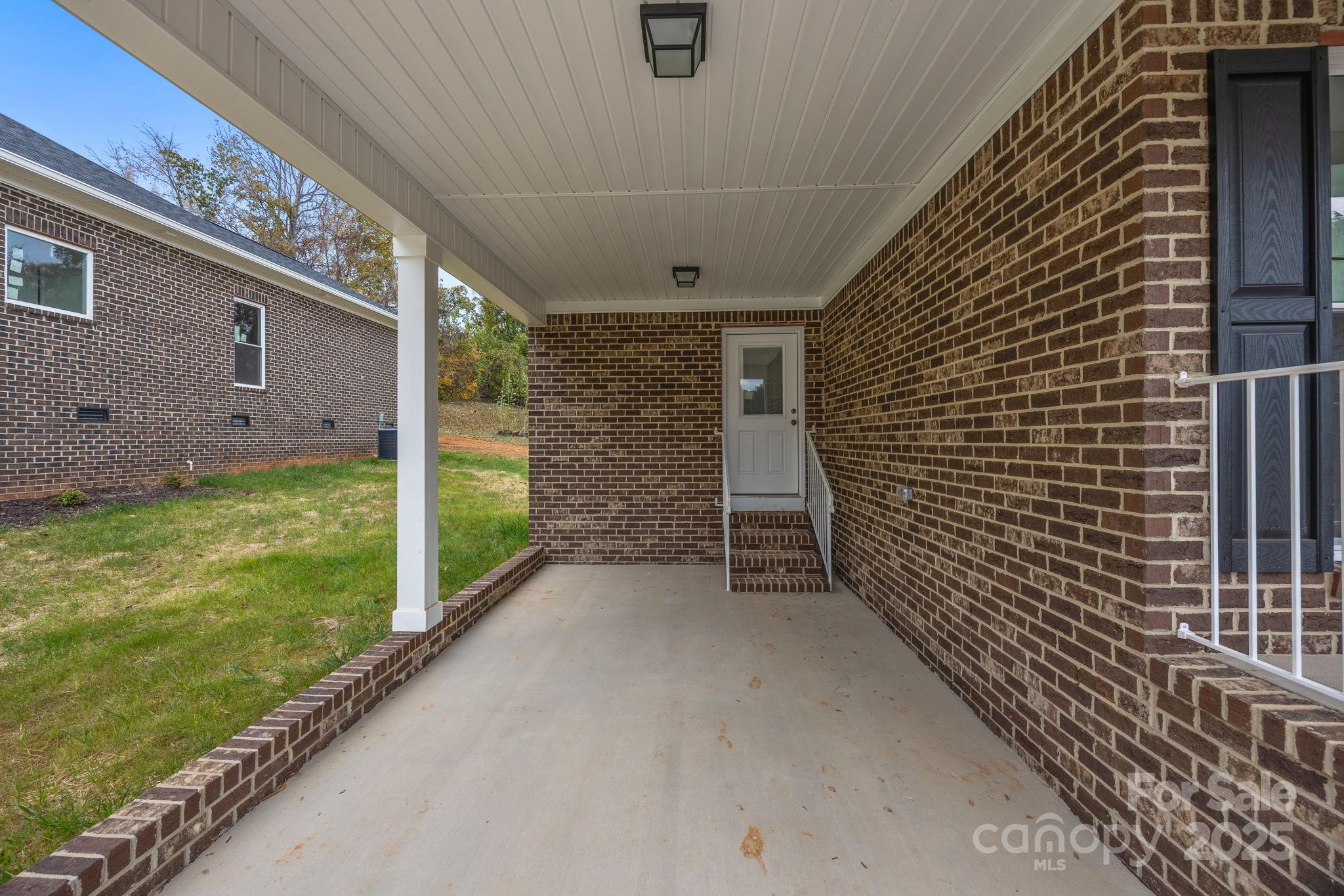 1280 N Shaver Street Property Photo 27