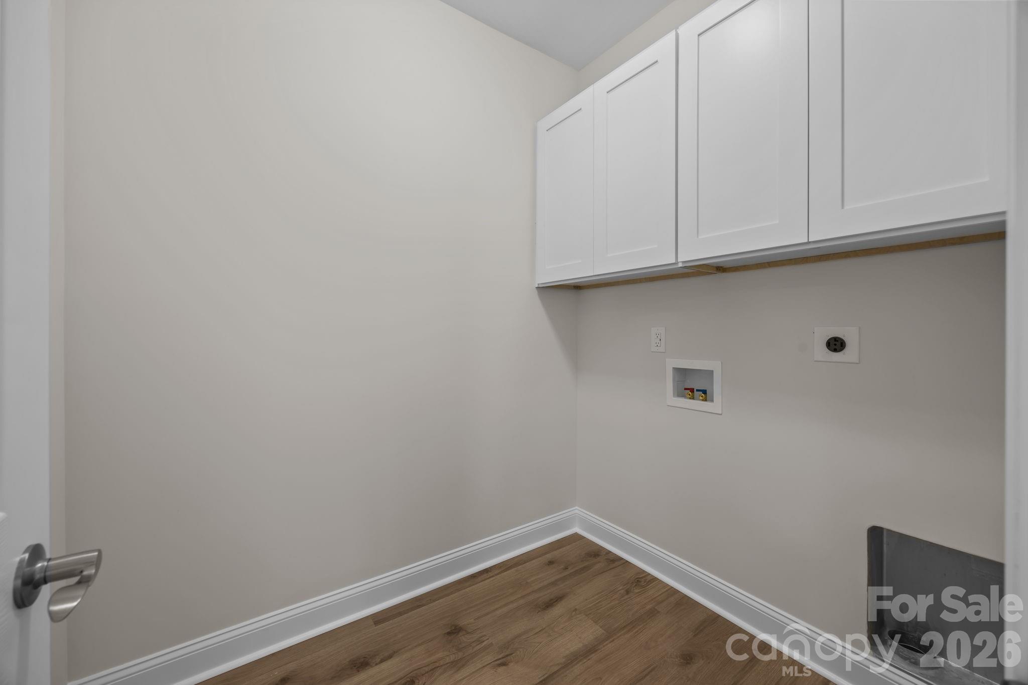 1270 N Shaver Street Property Photo 2