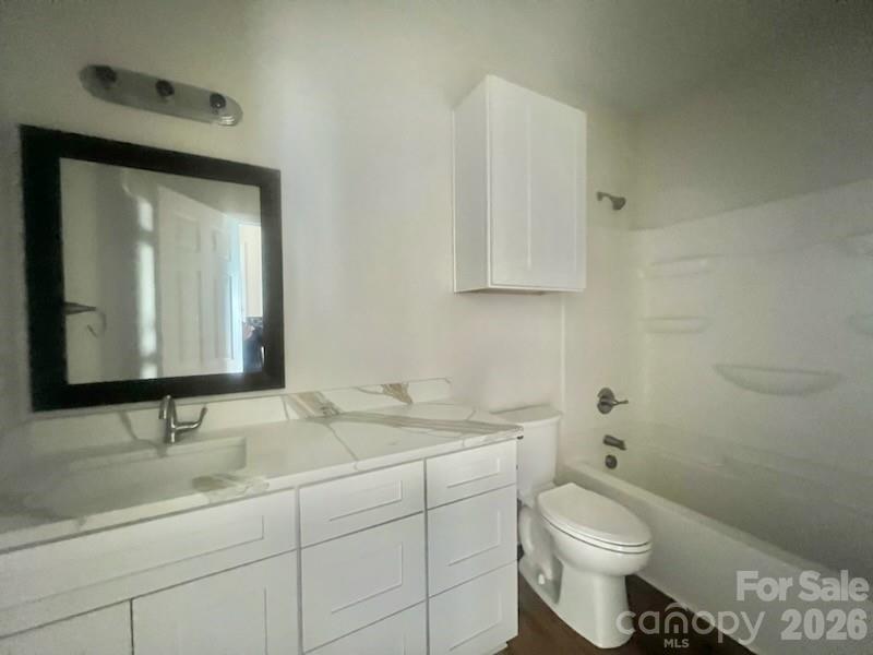 1270 N Shaver Street Property Photo 10