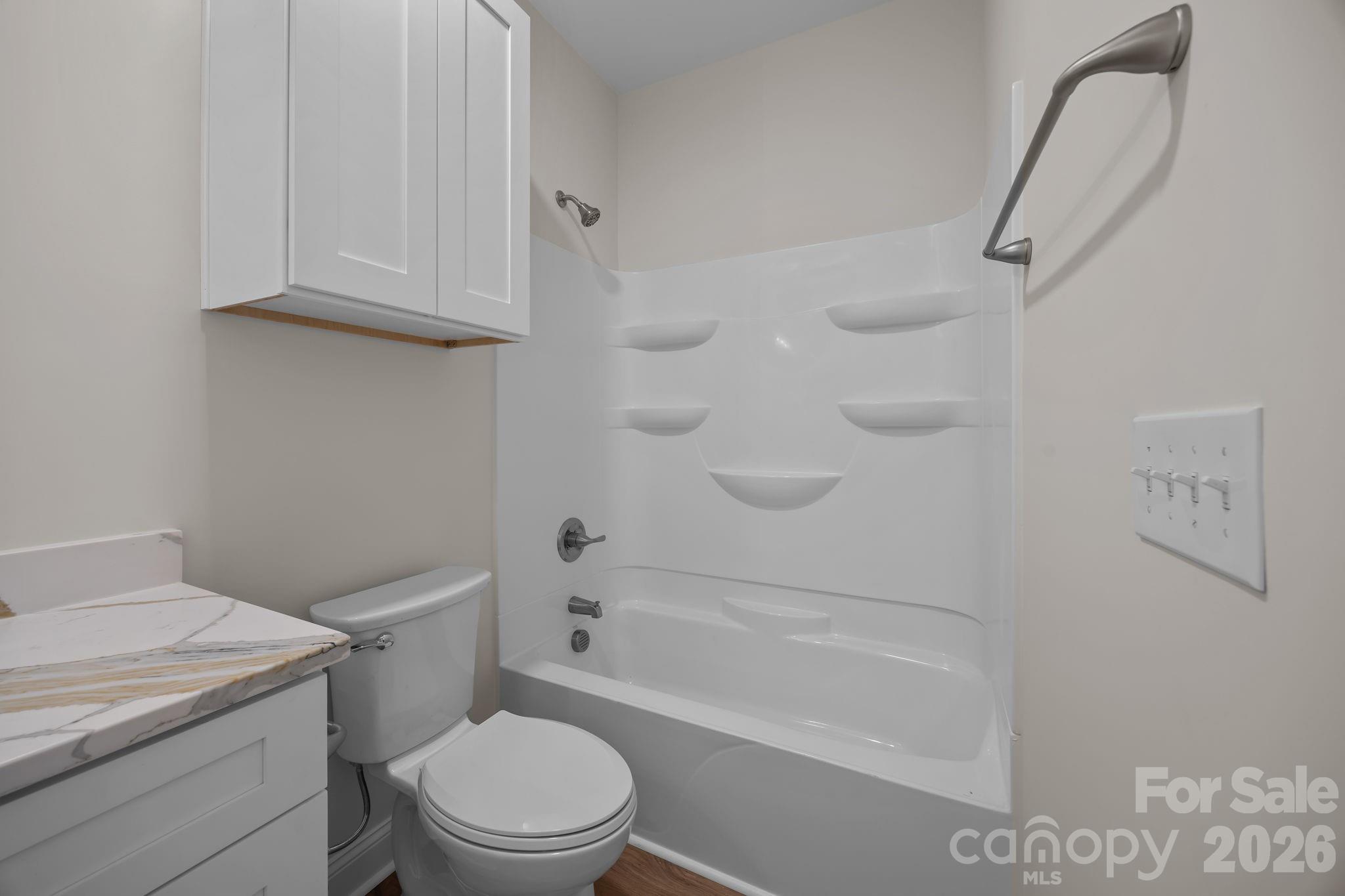 1270 N Shaver Street Property Photo 11