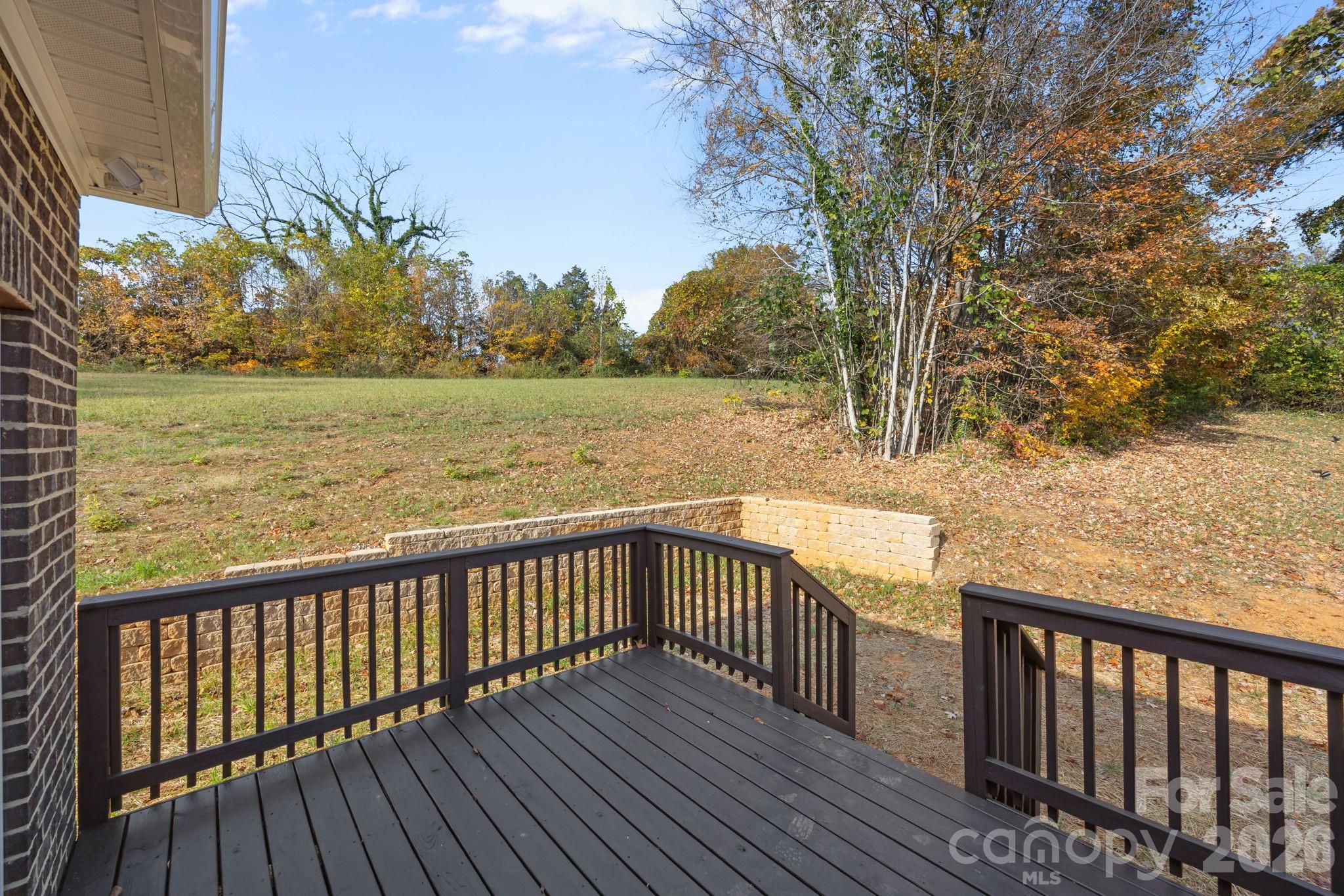 1270 N Shaver Street Property Photo 27