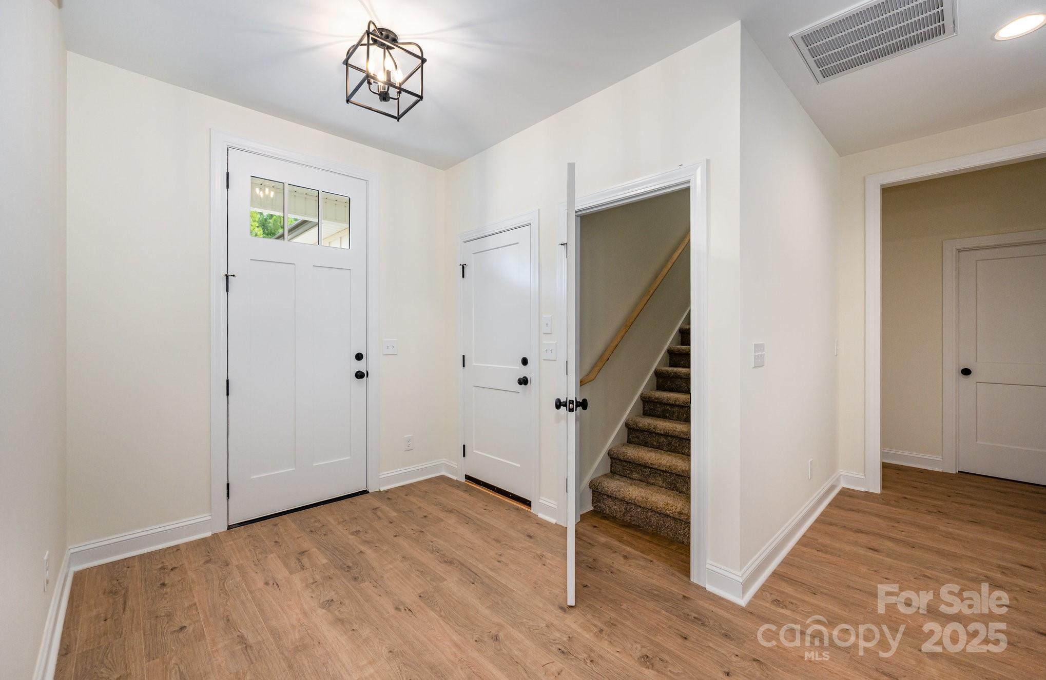 1105 Rudder Circle Property Photo 5