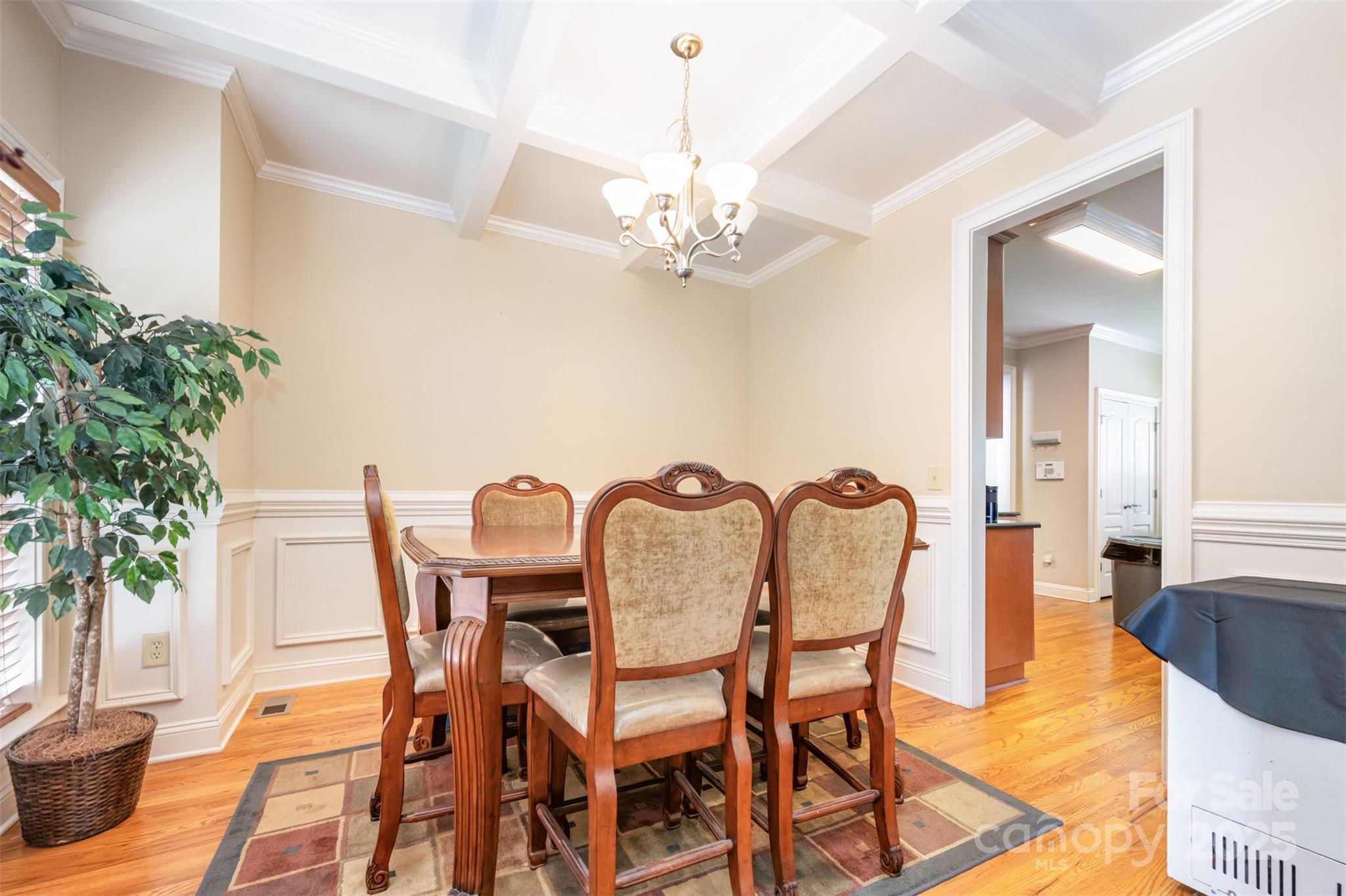 11004 Dipali Court Property Photo 7