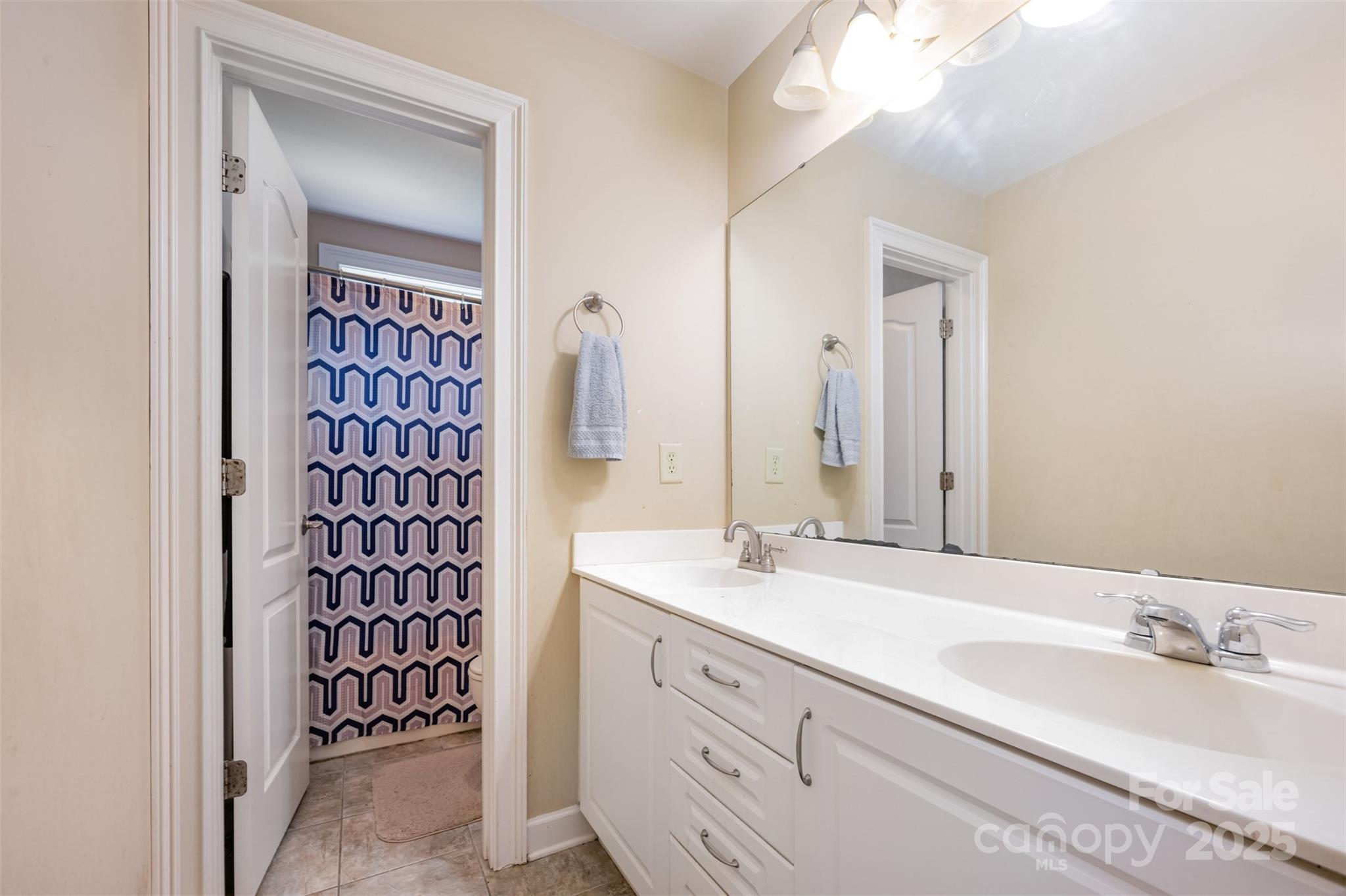 11004 Dipali Court Property Photo 17