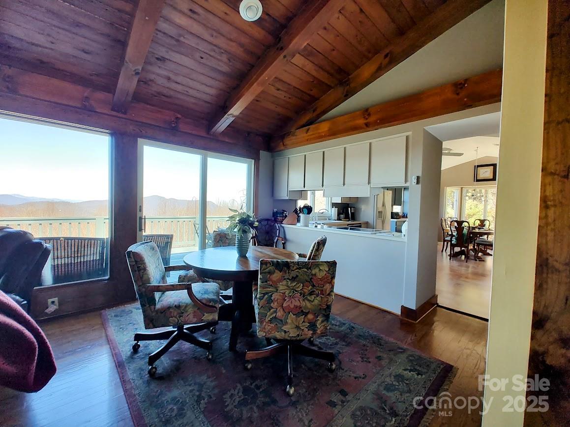 545 Summit Road Property Photo 4