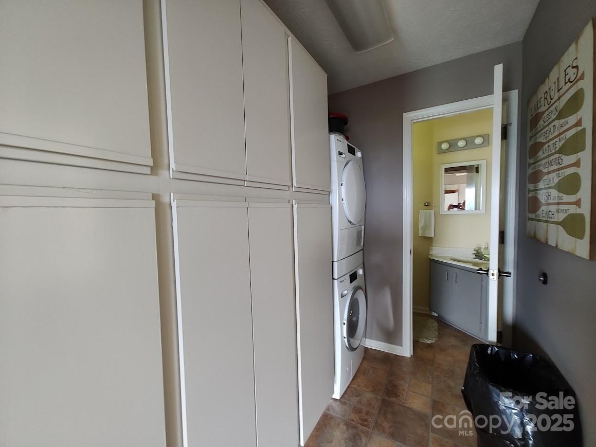 545 Summit Road Property Photo 8