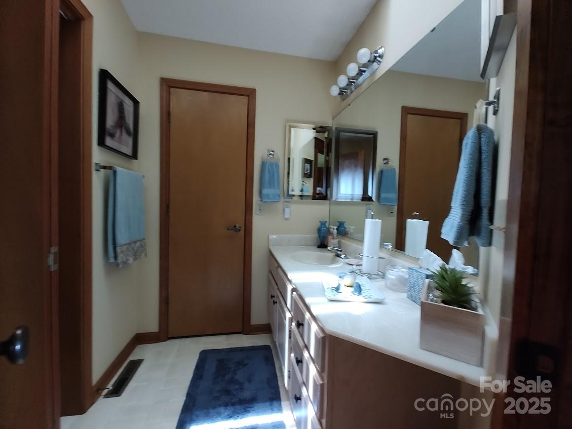 545 Summit Road Property Photo 10