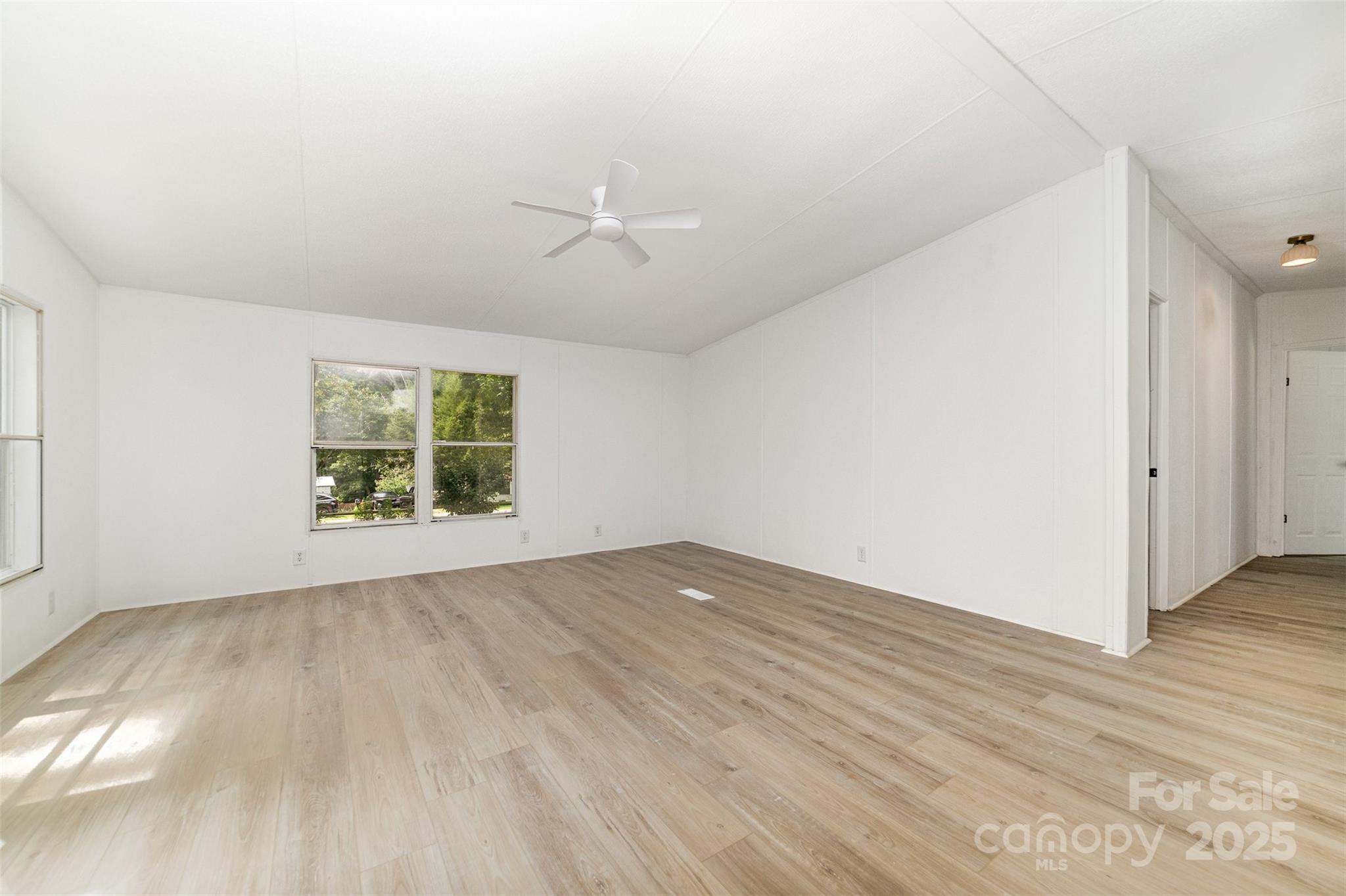 120 Walk A Long Way Property Photo 5