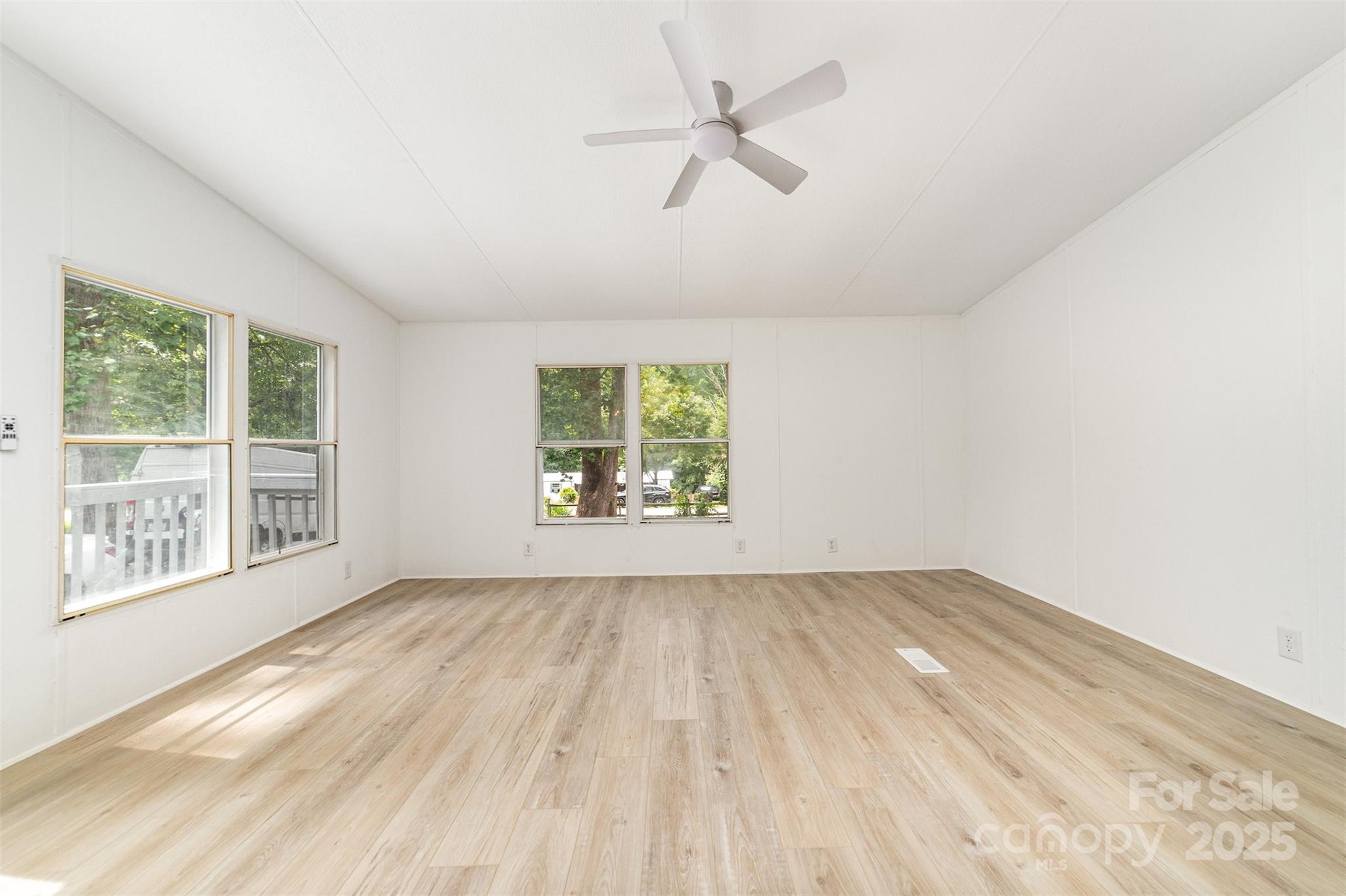 120 Walk A Long Way Property Photo 6