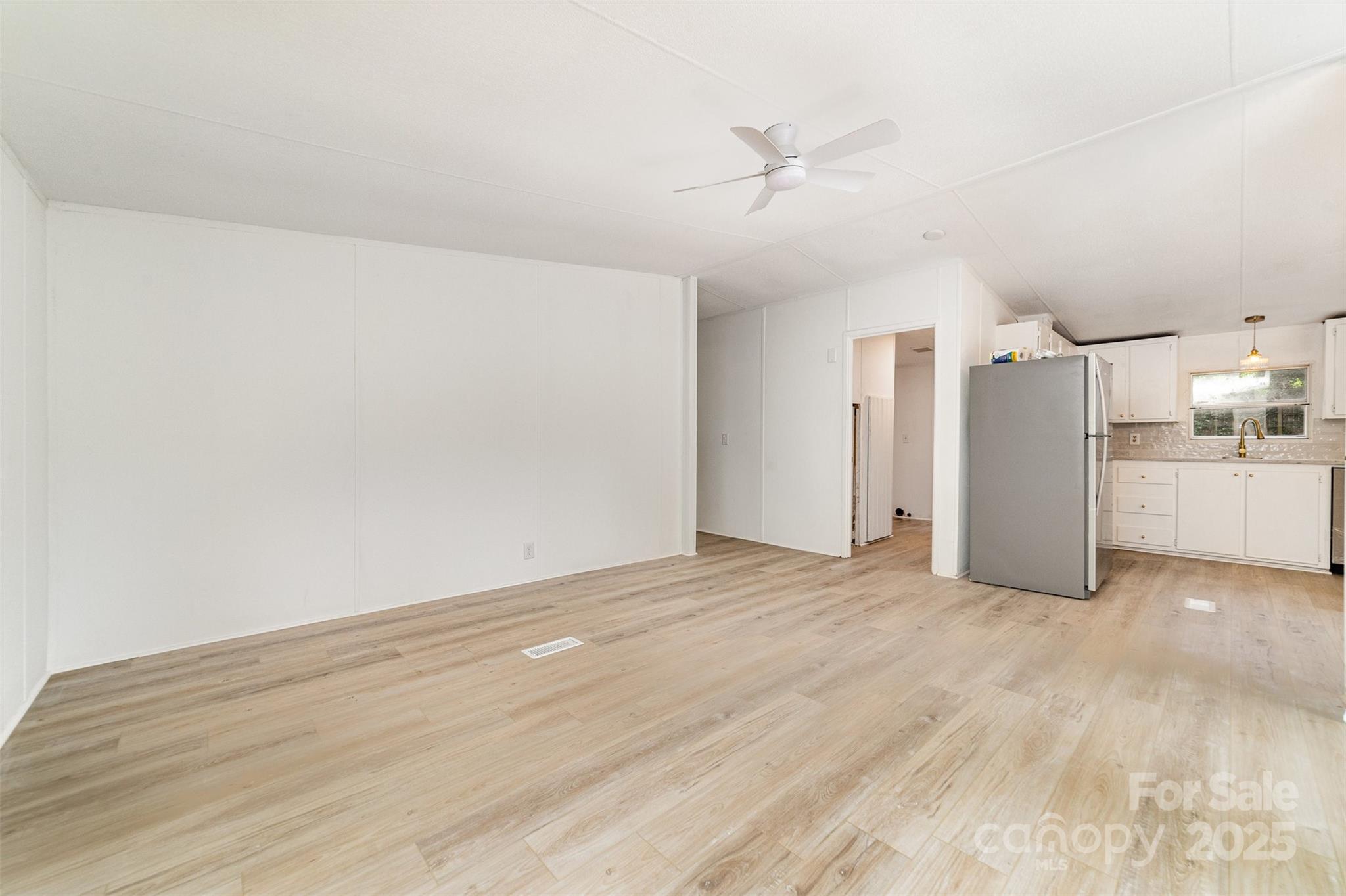 120 Walk A Long Way Property Photo 7