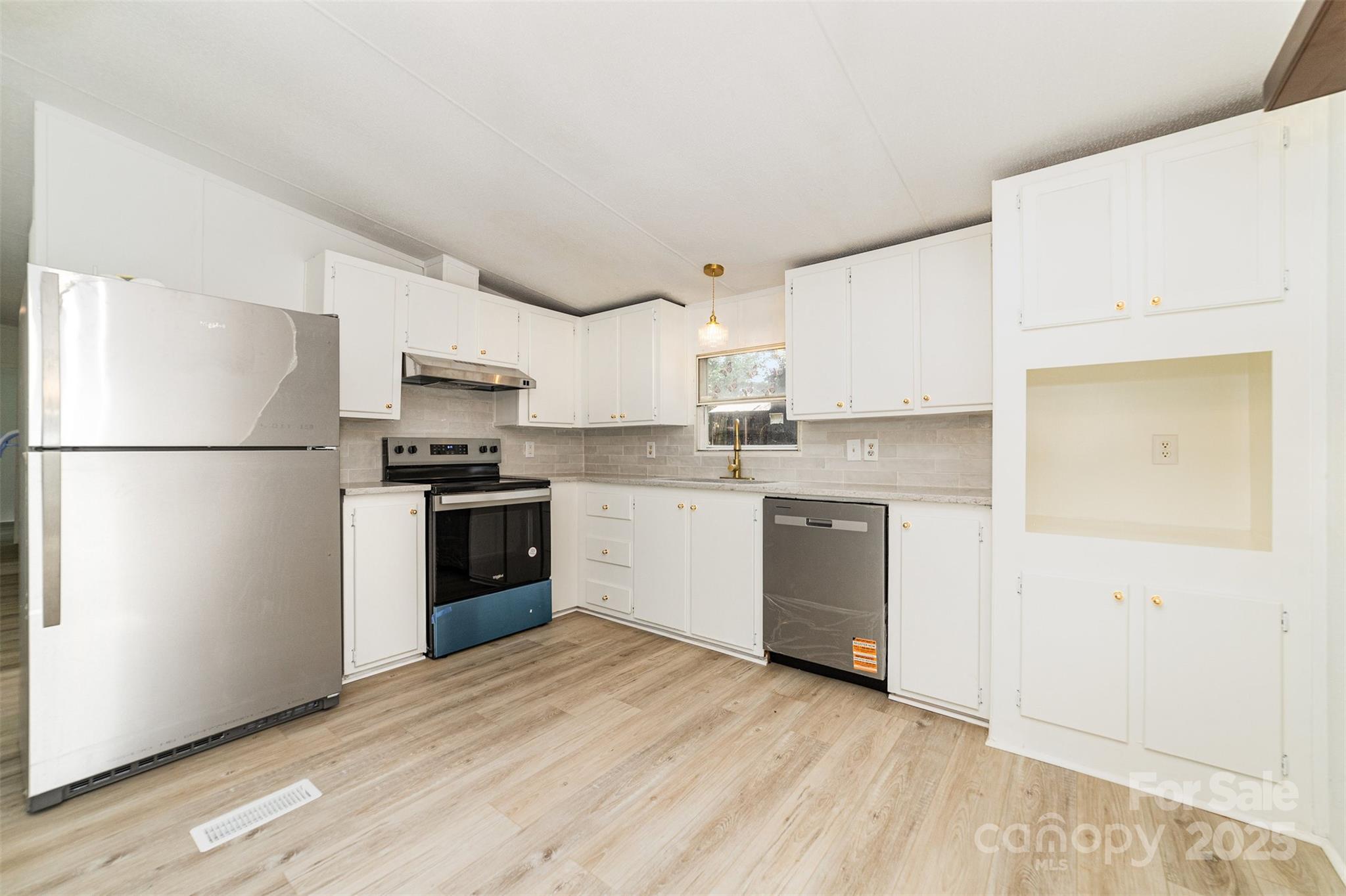 120 Walk A Long Way Property Photo 9