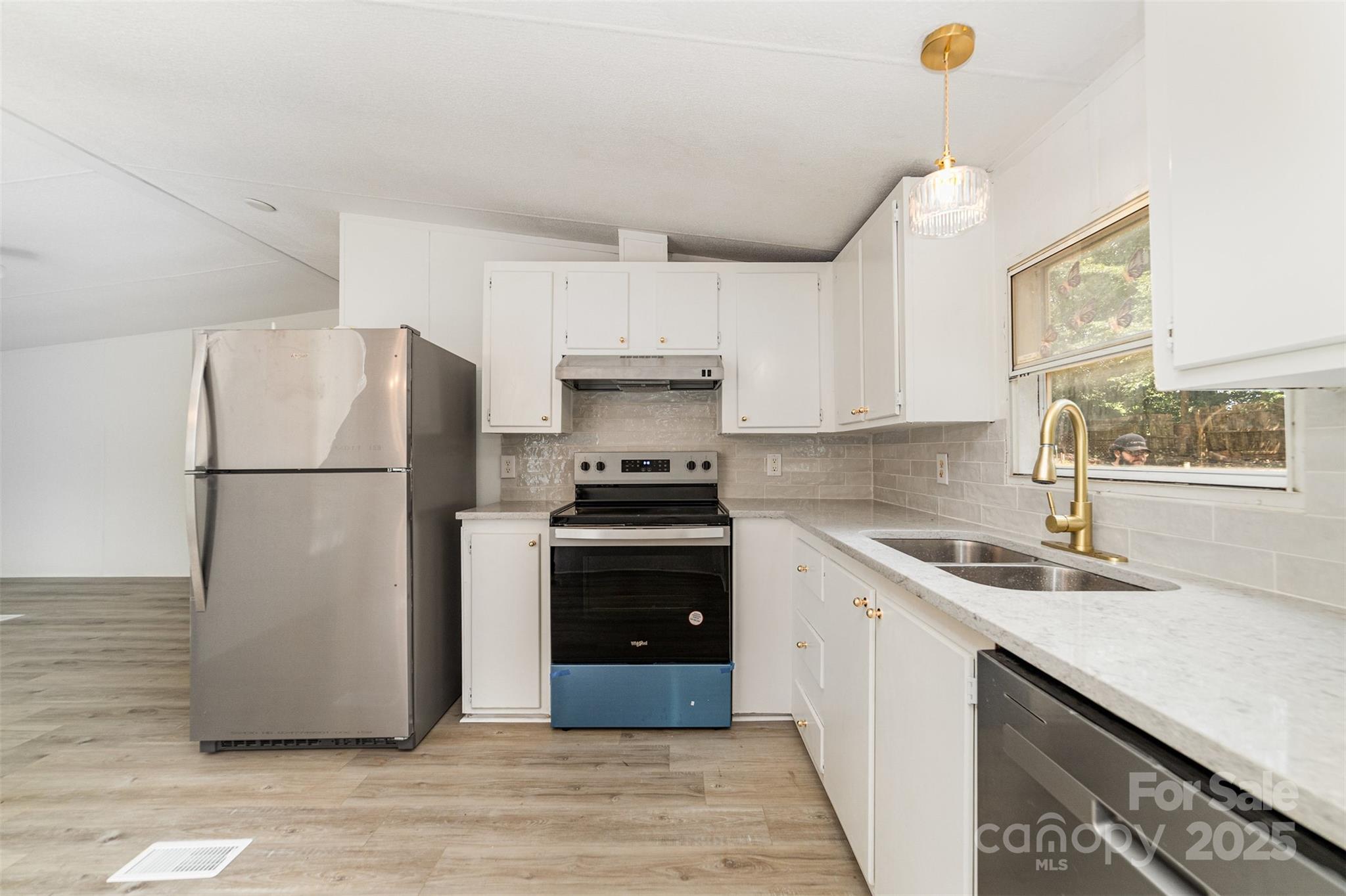 120 Walk A Long Way Property Photo 10