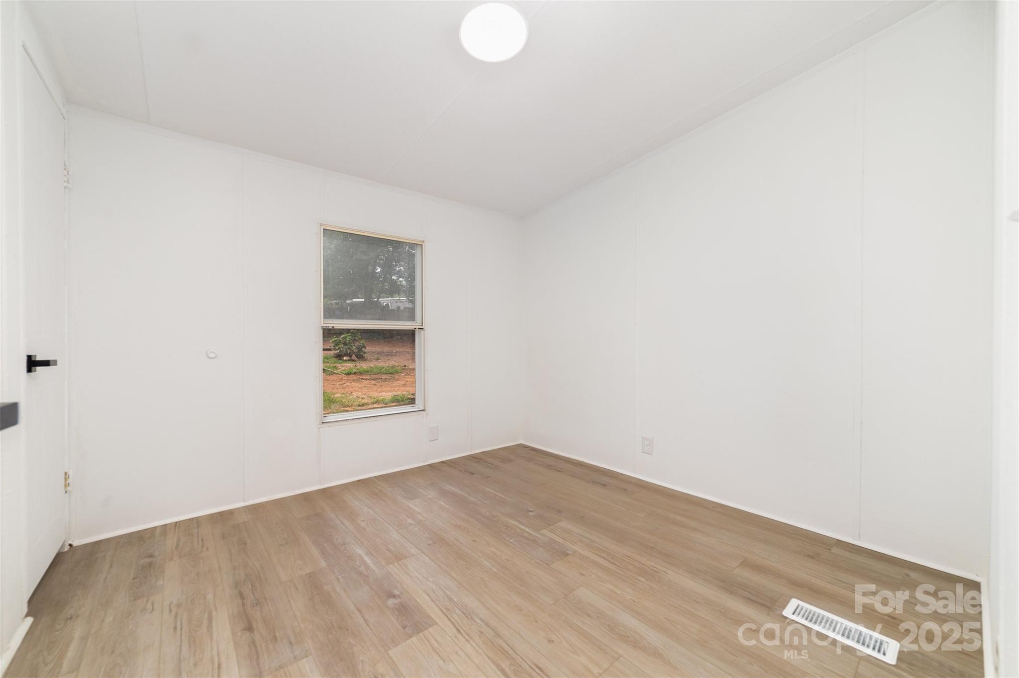 120 Walk A Long Way Property Photo 13