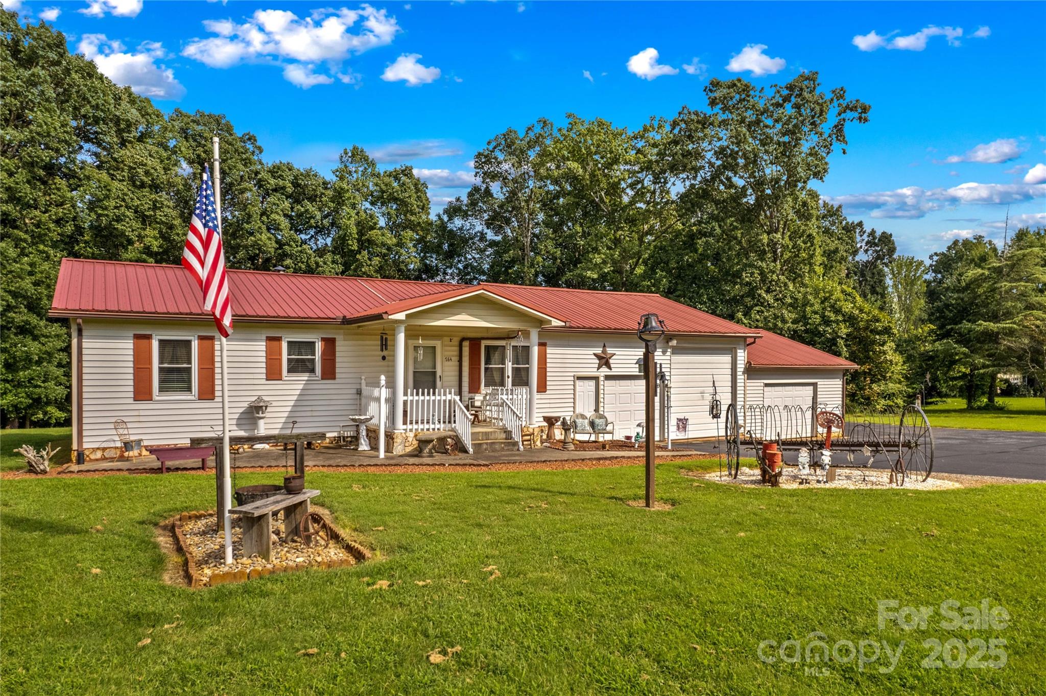 784 Whites Farm Road Property Photo 1