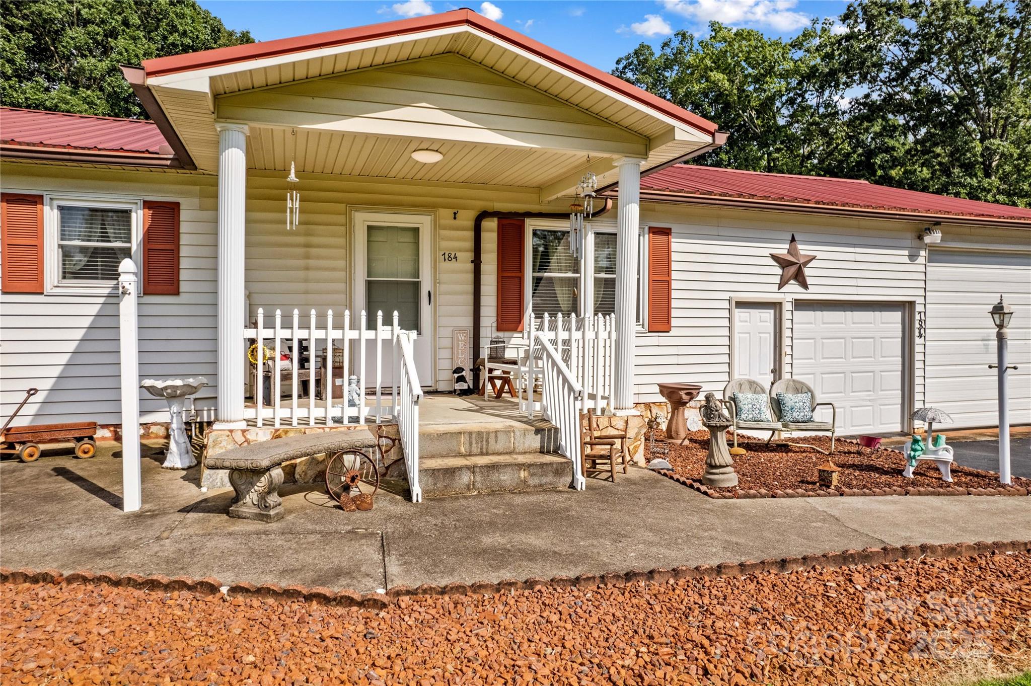 784 Whites Farm Road Property Photo 2