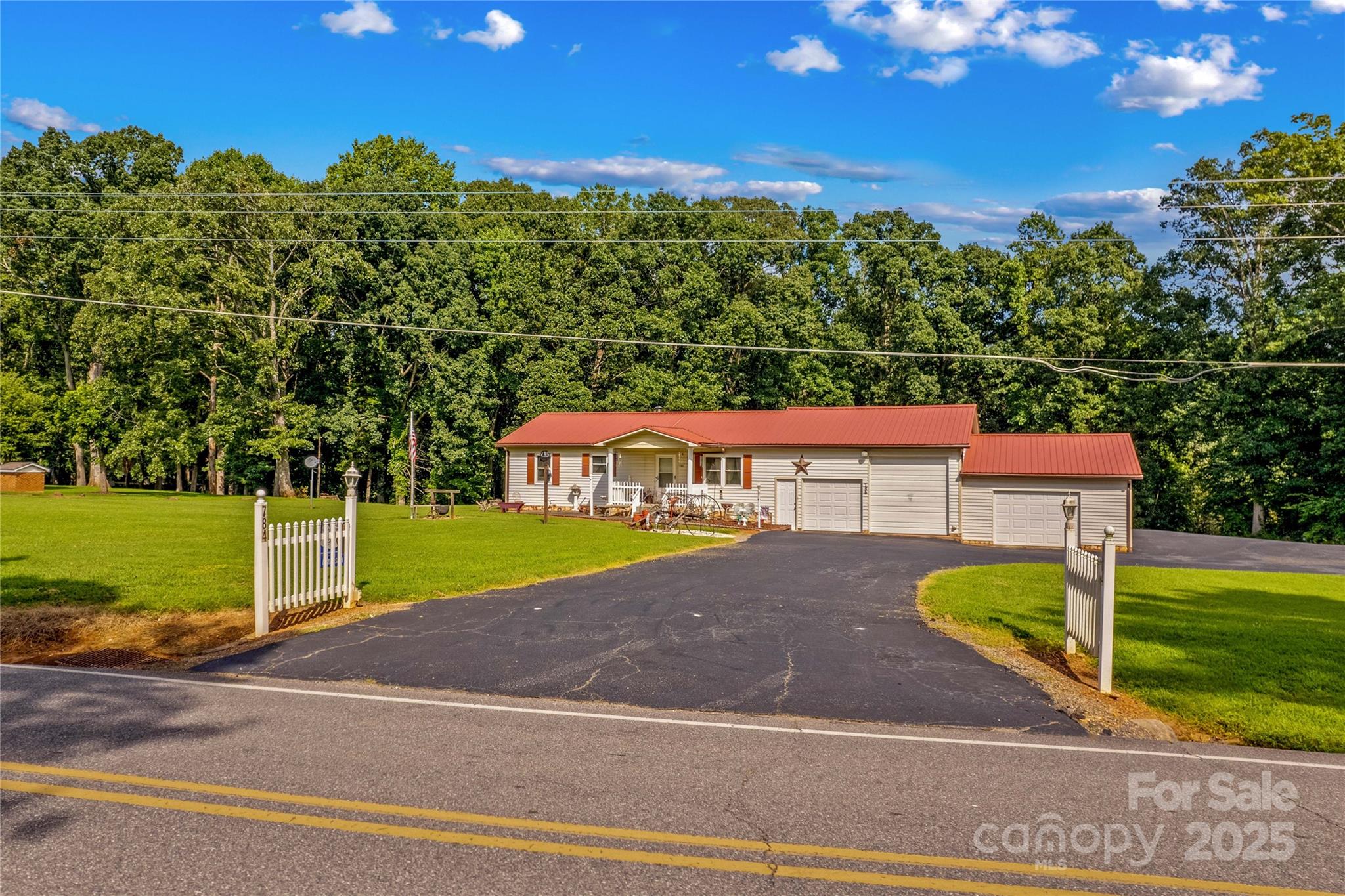 784 Whites Farm Road Property Photo 3