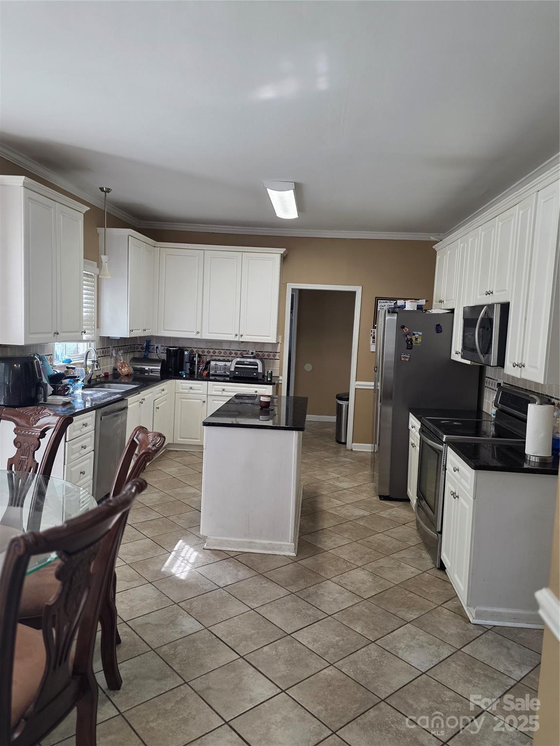 11550 Falling Leaves Drive Property Photo 18