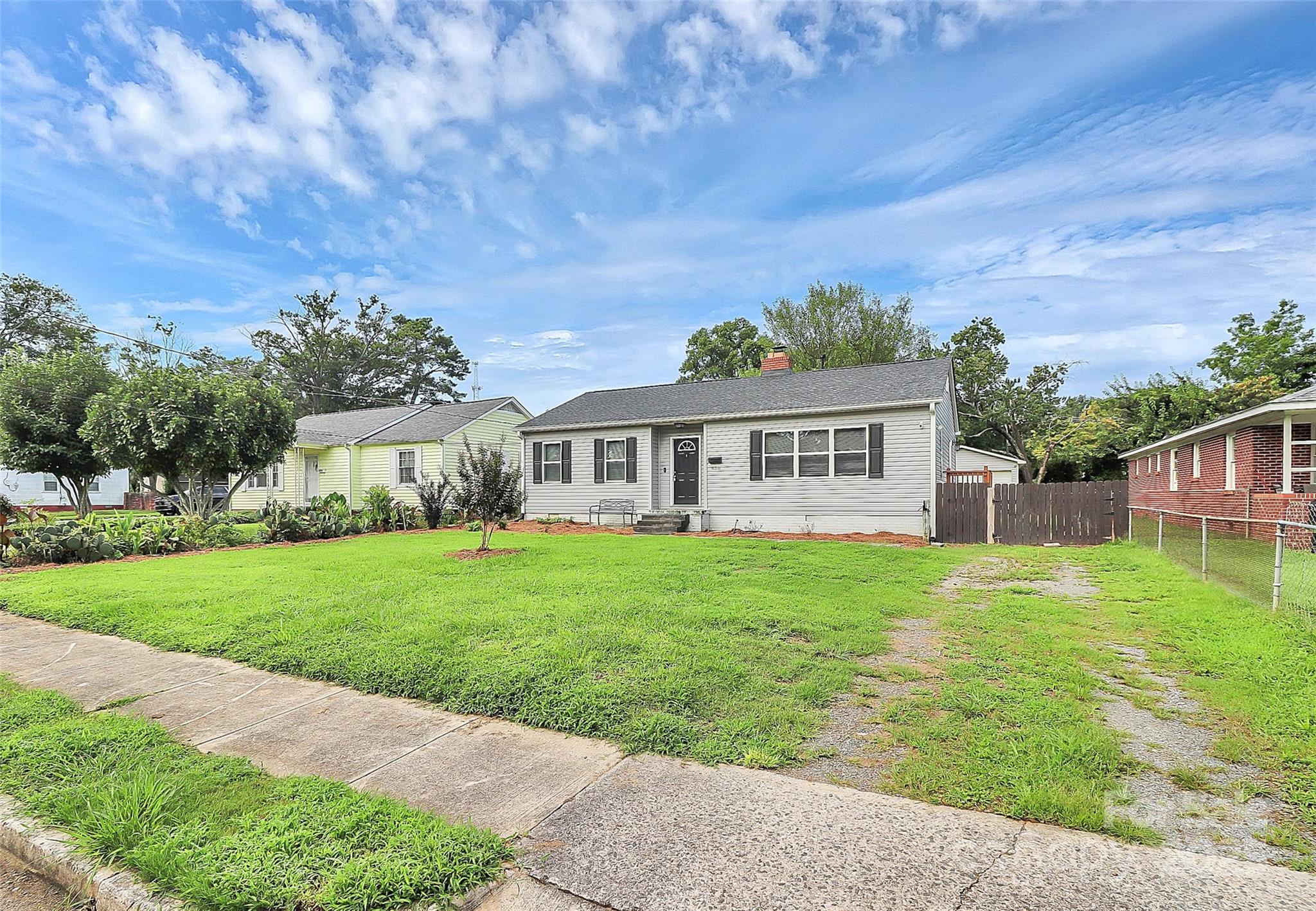 658 Rockwood Drive Property Photo 3