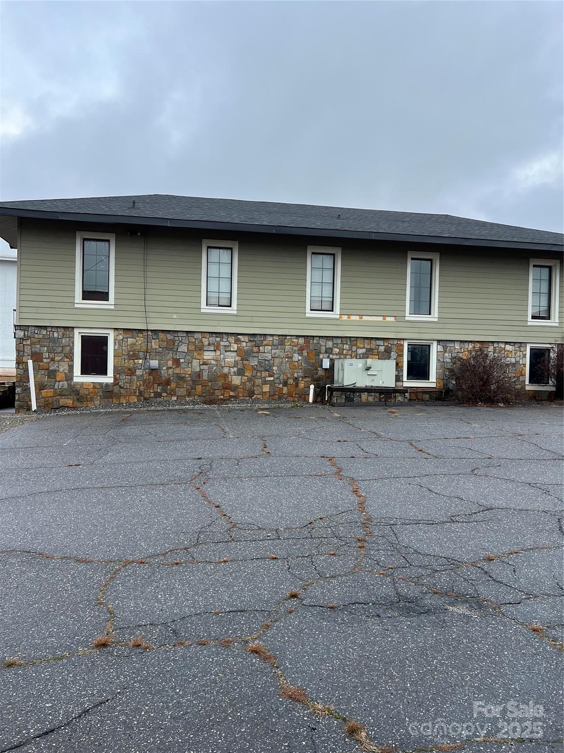 1 S Main Street Property Photo 3