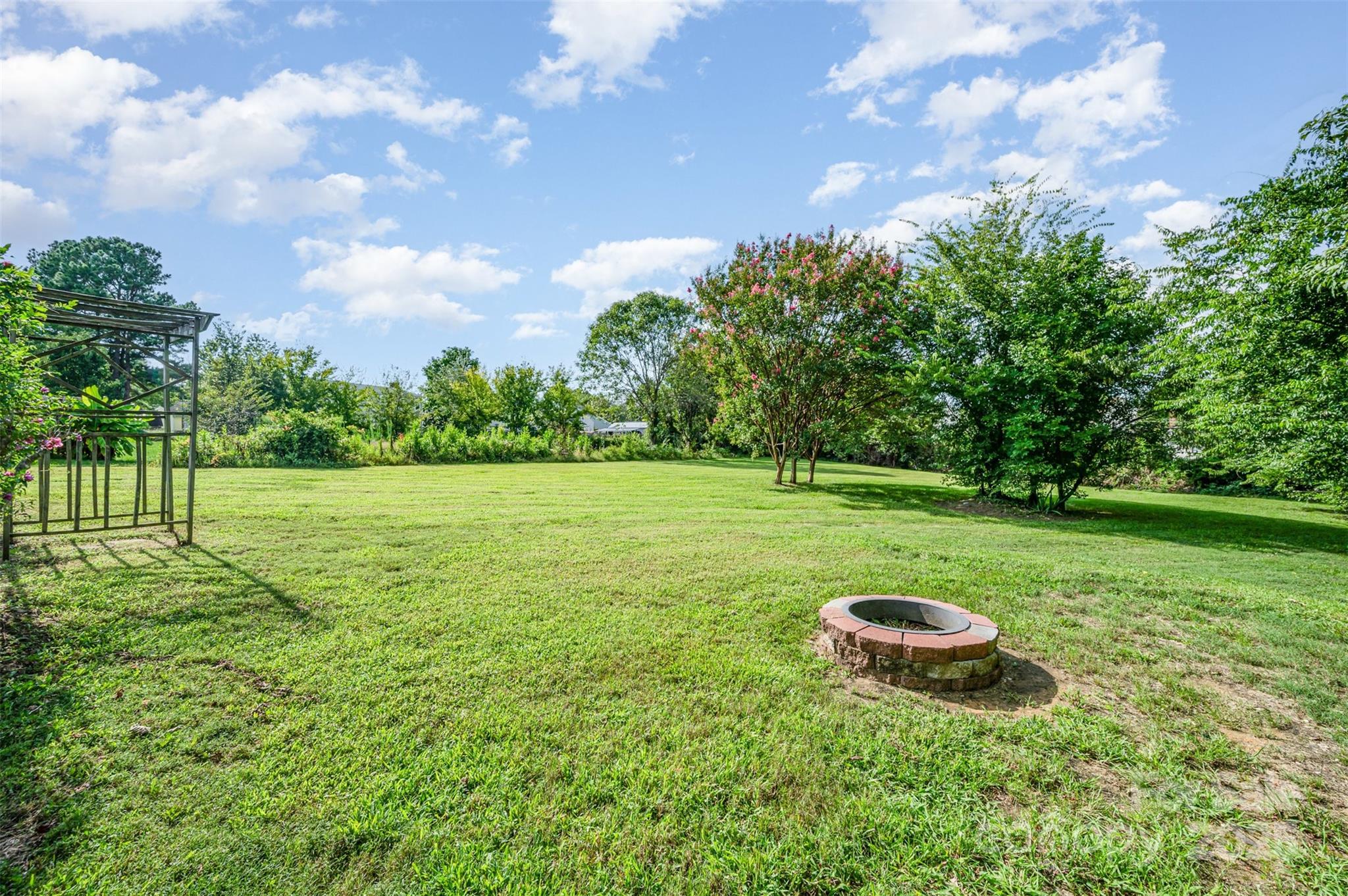 2424 Castlecomer Drive Property Photo 22