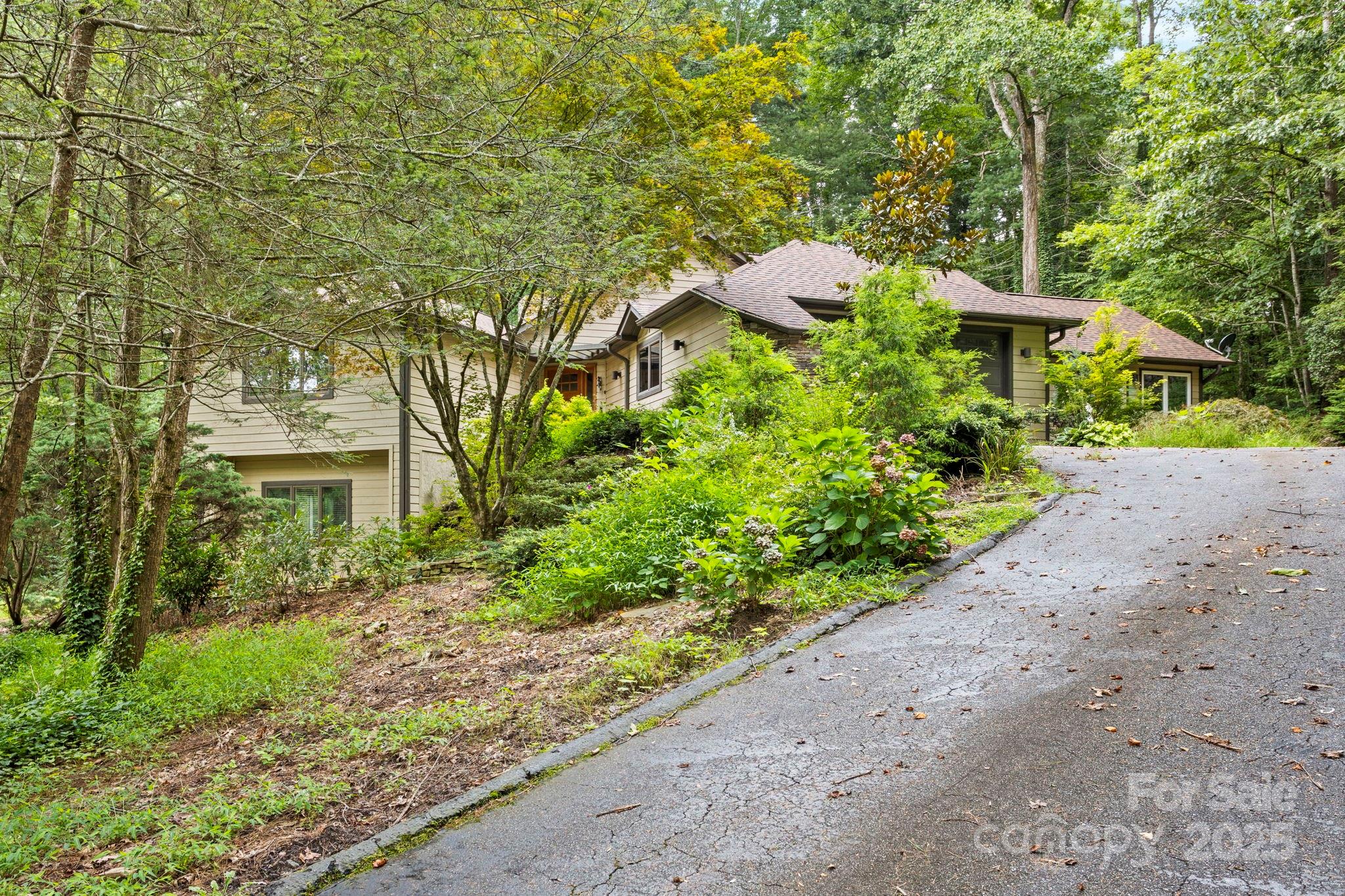 35 Mountain Lake Drive Property Photo 2