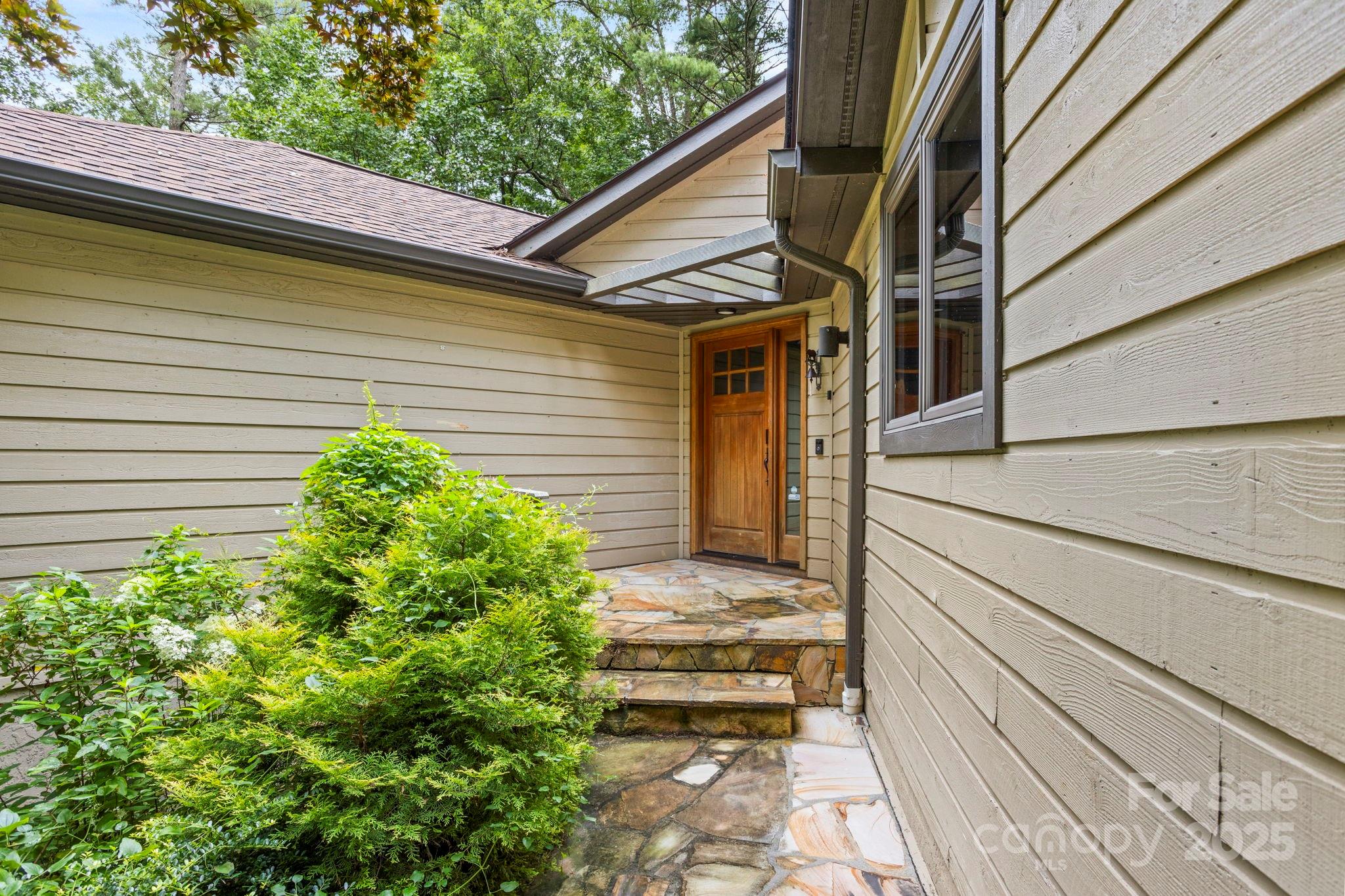 35 Mountain Lake Drive Property Photo 4