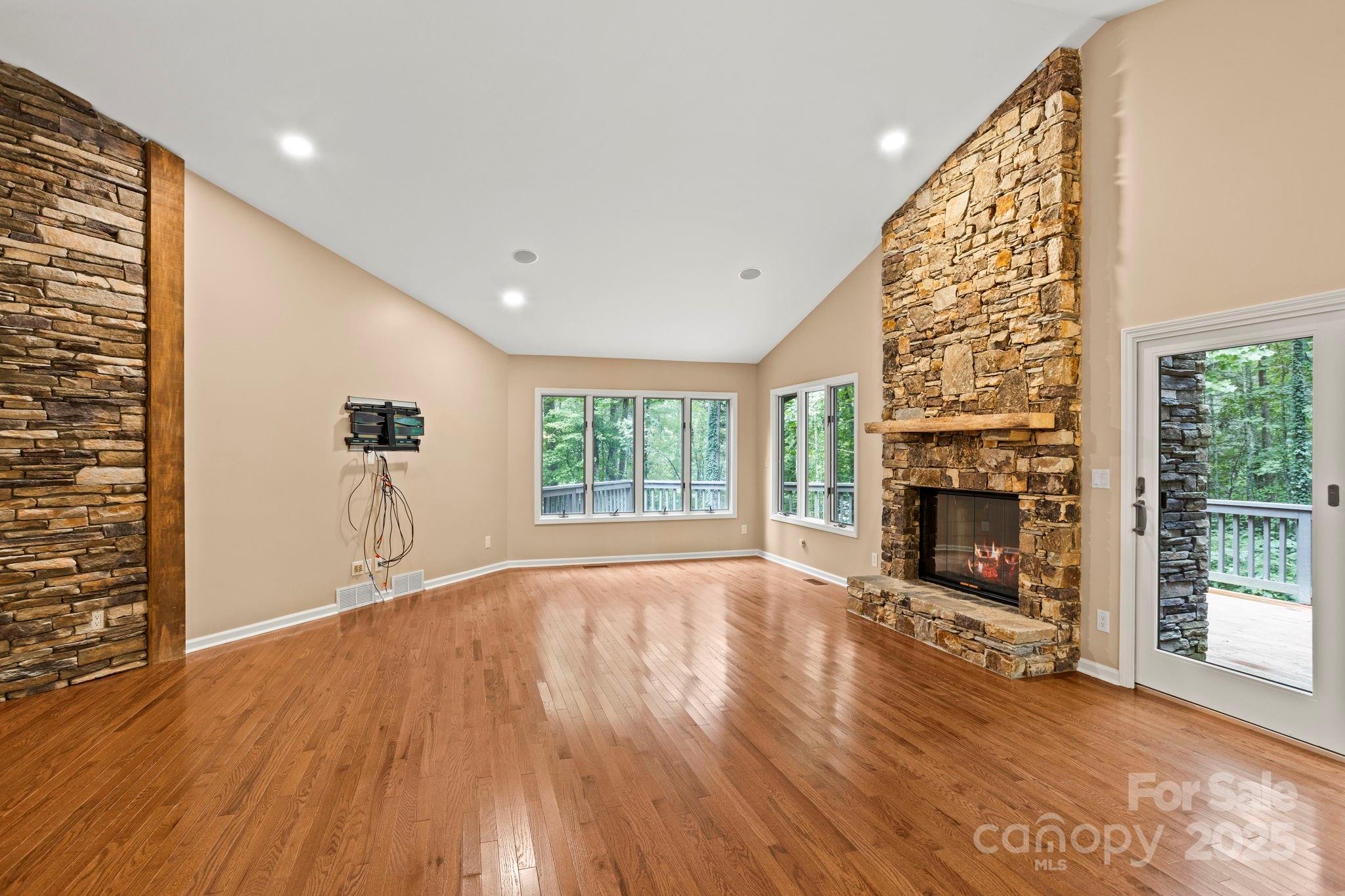 35 Mountain Lake Drive Property Photo 9