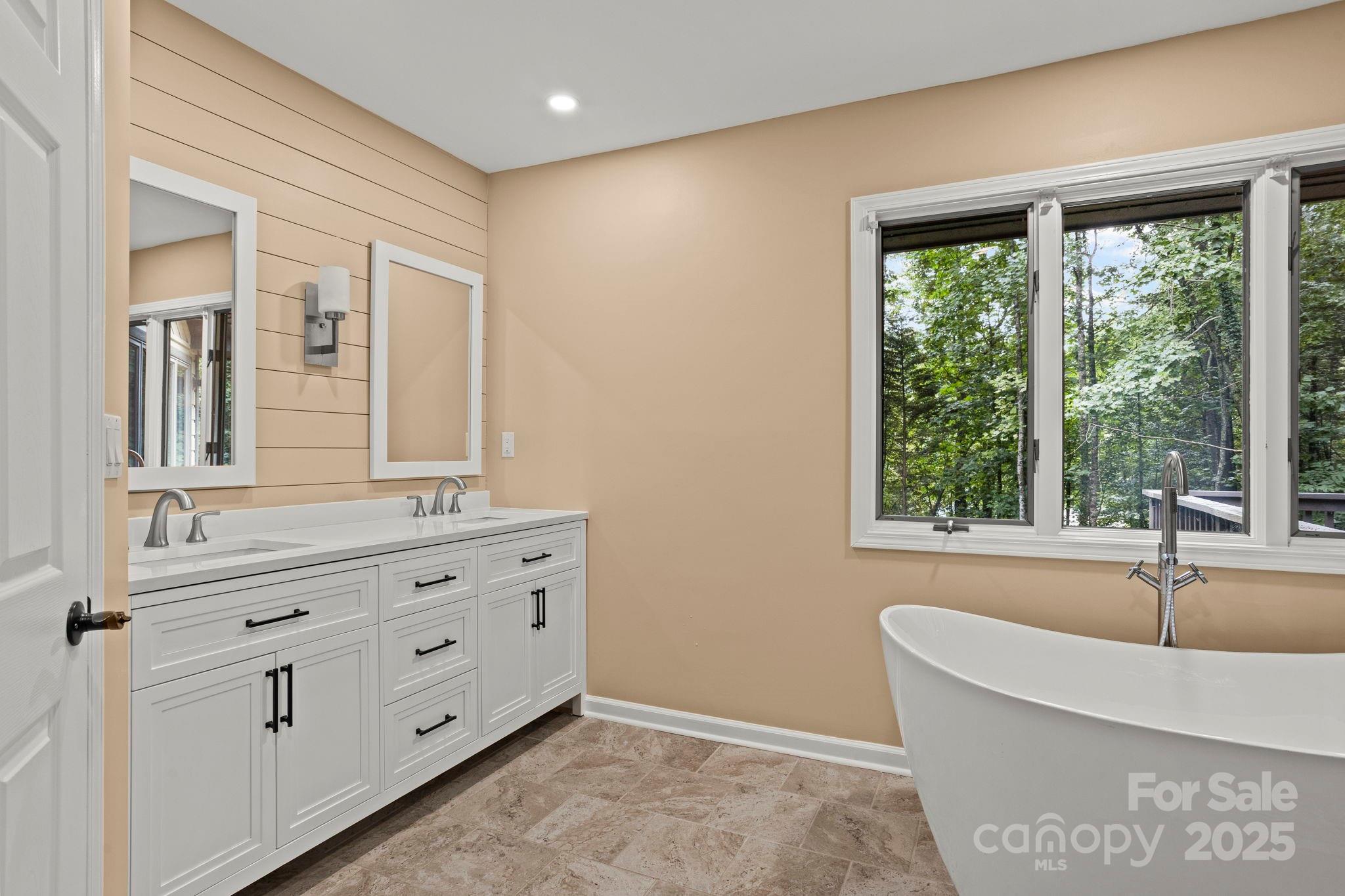 35 Mountain Lake Drive Property Photo 23