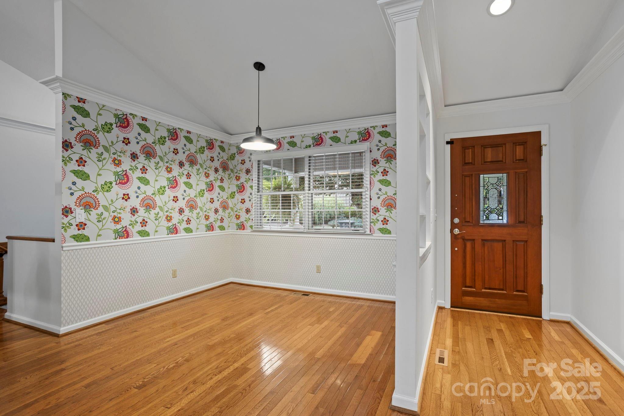 1007 Saddlebrook Drive Property Photo 5